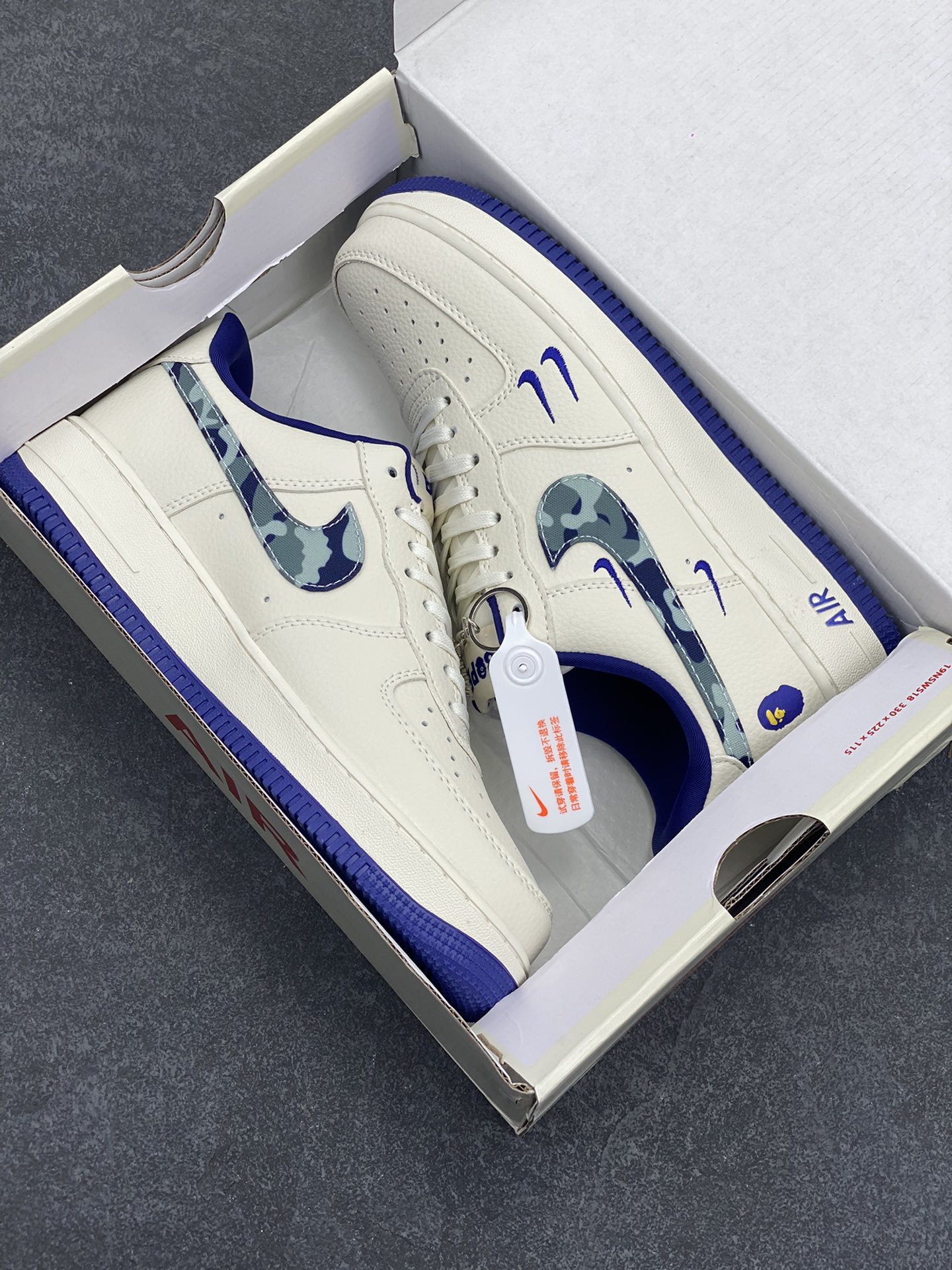 图片[9]-NIke Air Force 1 \’07 Low “Bape联名–蓝四小勾”空军一号 低帮 运动鞋 休闲鞋 折边针车 工艺难度大 原楦头原纸板 原装鞋盒 定制五金配件 内置全掌气垫 原厂鞋底 货号：KK1988-036 尺码：36 36.5 37.5 38 38.5 39 40 40.5 41 42 42.5 43 44 44.5 45-选品中心