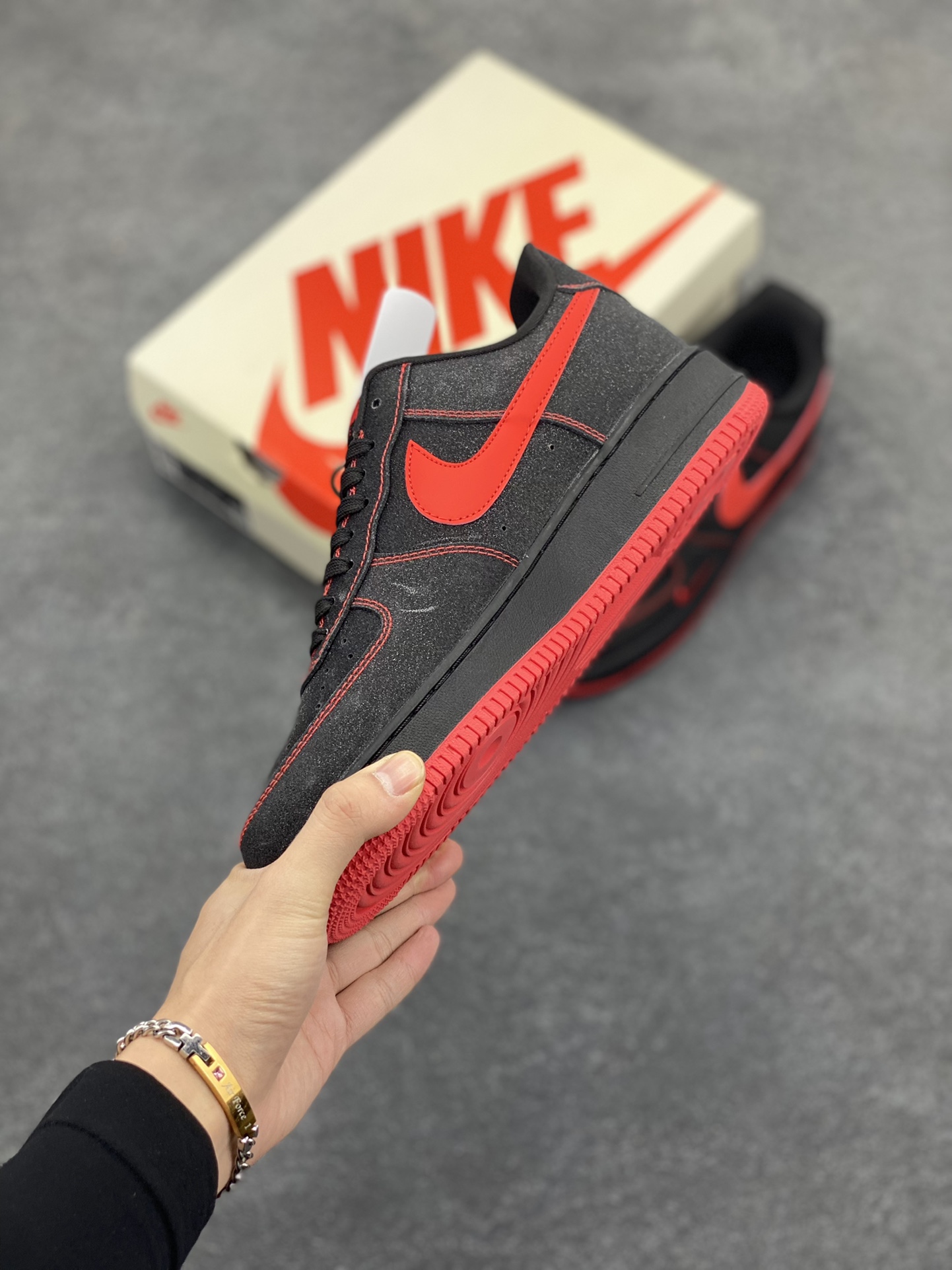图片[3]-NIke Air Force 1 \’07 Low “心动橙”空军一号 低帮 运动鞋 休闲鞋 折边针车 工艺难度大 原楦头原纸板 原装鞋盒 定制五金配件 内置全掌气垫 原厂鞋底 货号：DF0188-015 尺码：36 36.5 37.5 38 38.5 39 40 40.5 41 42 42.5 43 44 44.5 45-选品中心