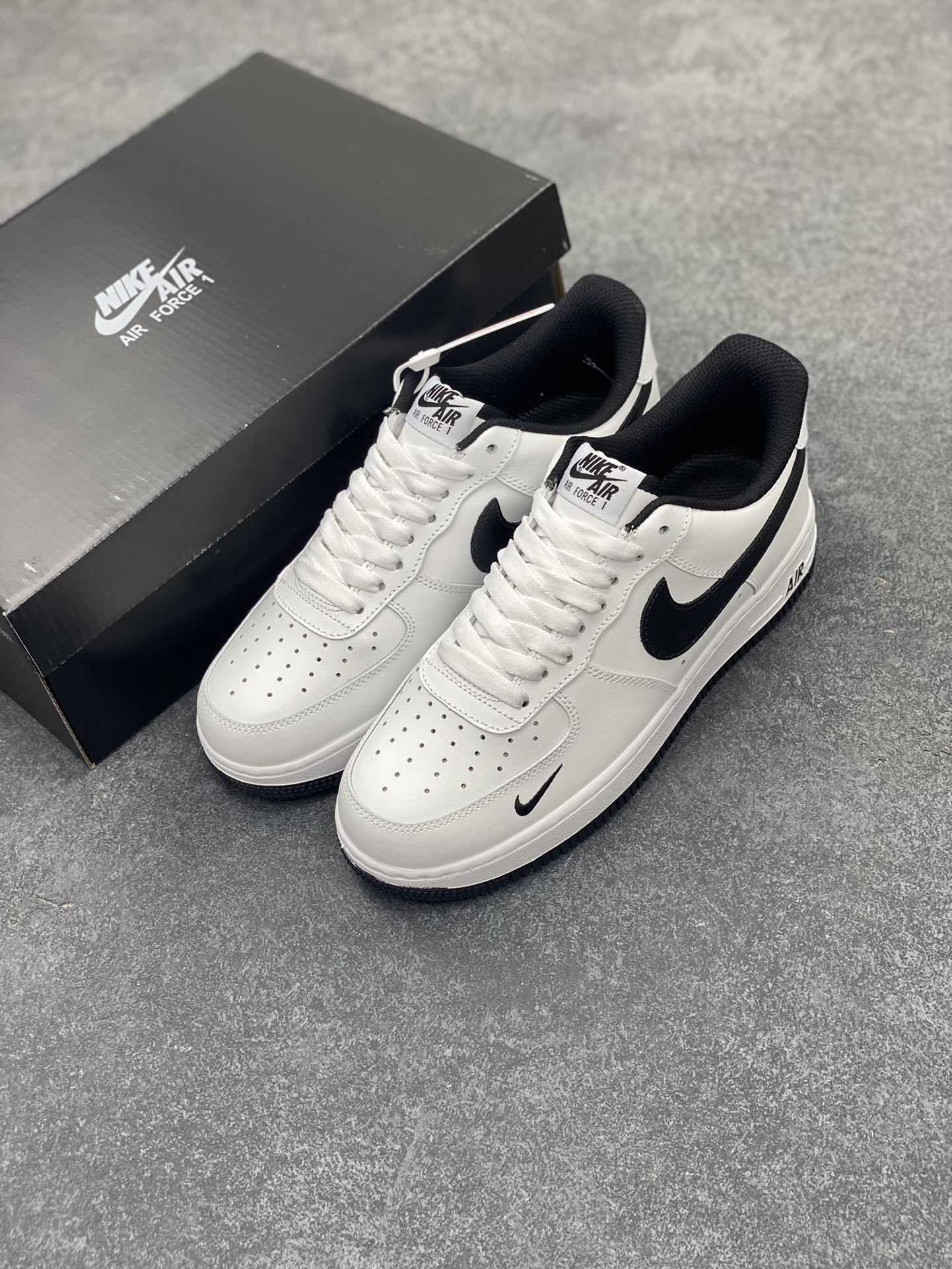 图片[8]-NIke Air Force 1 \’07 Low “白黑小勾”空军一号 低帮 运动鞋 休闲鞋 折边针车 工艺难度大 原楦头原纸板 原装鞋盒 定制五金配件 内置全掌气垫 原厂鞋底 货号：315122-103 尺码：36 36.5 37.5 38 38.5 39 40 40.5 41 42 42.5 43 44 44.5 45-选品中心