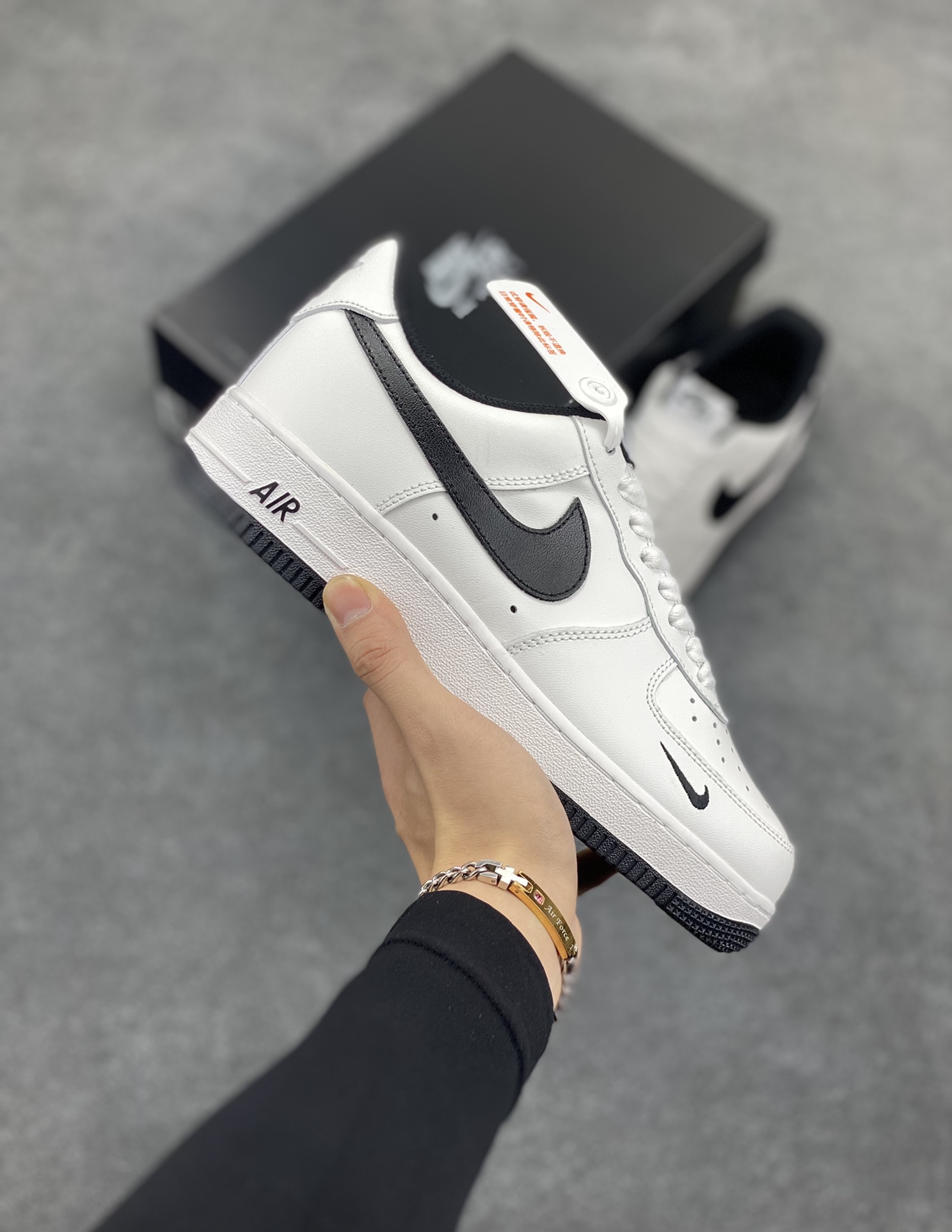 NIke Air Force 1 \’07 Low “白黑小勾”空军一号 低帮 运动鞋 休闲鞋 折边针车 工艺难度大 原楦头原纸板 原装鞋盒 定制五金配件 内置全掌气垫 原厂鞋底 货号:315122-103 尺码:36 36.5 37.5 38 38.5 39 40 40.5 41 42 42.5 43 44 44.5 45-选品中心