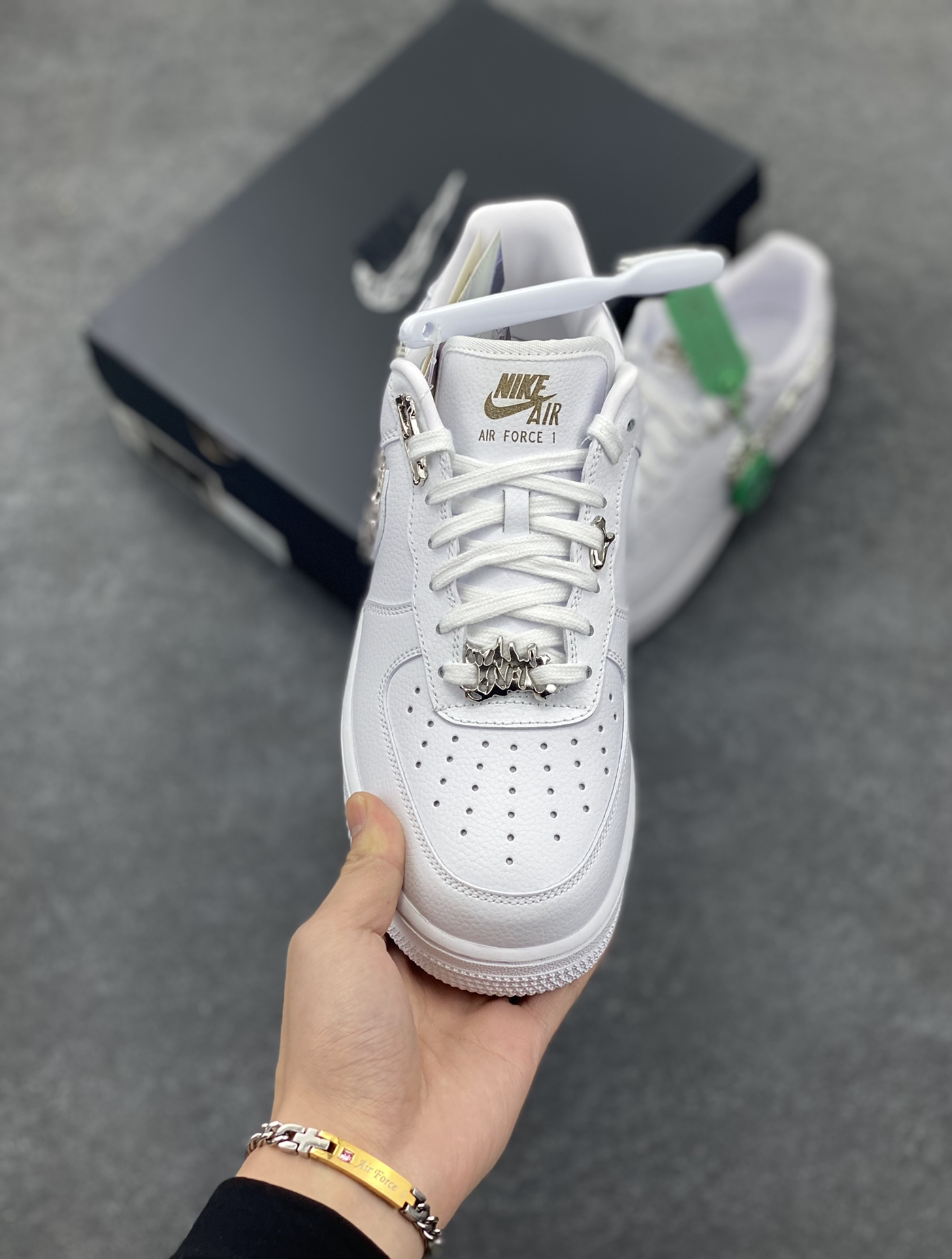 图片[2]-HY版本💯 Nike Air Force 1 Low 07 \”Molten Metal\” 液态金属勾 原楦头原纸板 打造纯正低帮空军版型 专注外贸渠道 全掌内置蜂窝气垫 原盒配件 原厂中底钢印、拉帮完美 货号：FV3616-101 尺码：36 36.5 37.5 38 38.5 39 40 40.5 41 42 42.5 43 44 44.5 45 46-选品中心