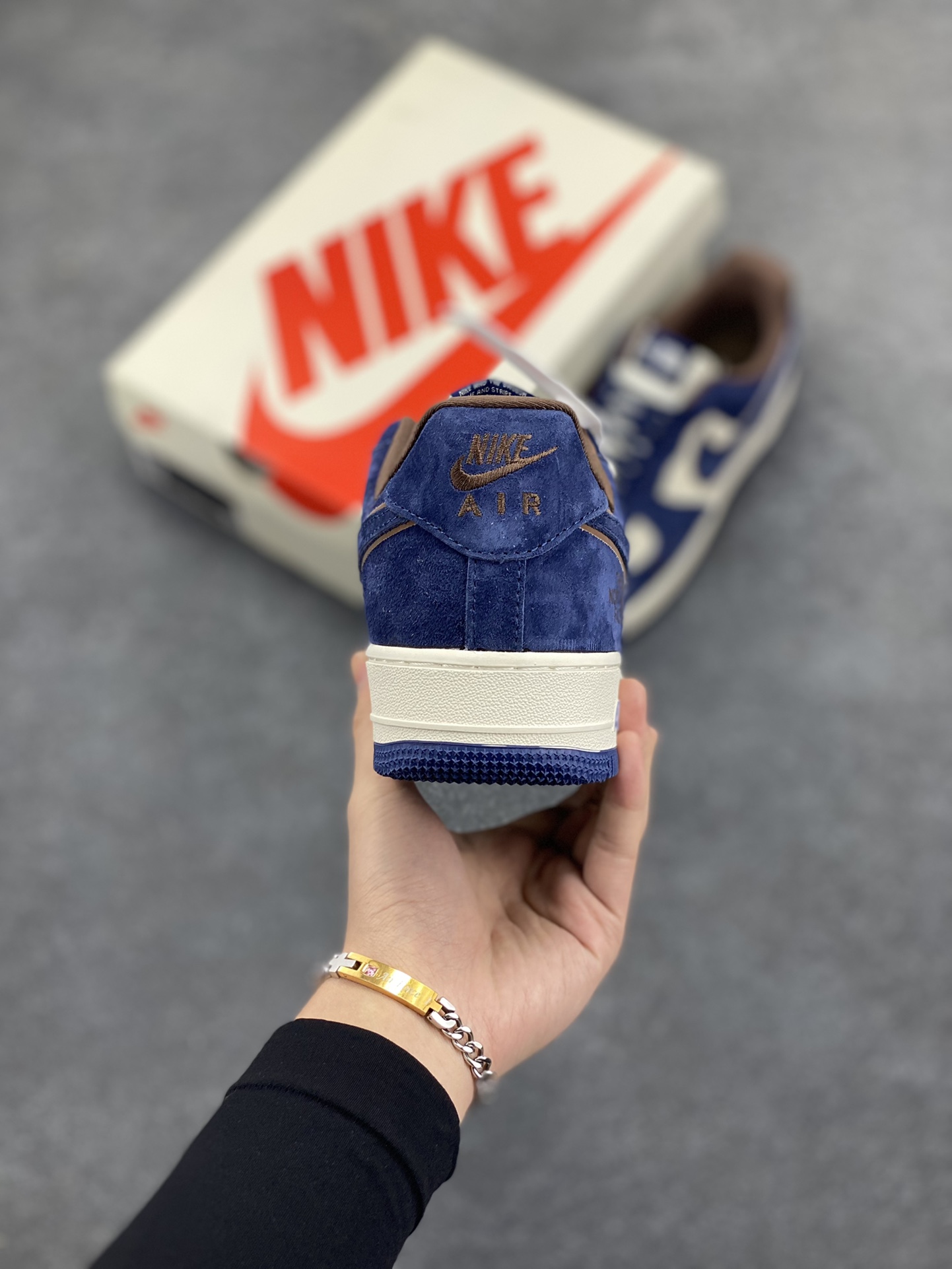 图片[4]-NIke Air Force 1 \’07 Low “北面联名–钢蓝色”空军一号 低帮 运动鞋 休闲鞋 折边针车 工艺难度大 原楦头原纸板 原装鞋盒 定制五金配件 内置全掌气垫 原厂鞋底 货号：KK1988-032 尺码：36 36.5 37.5 38 38.5 39 40 40.5 41 42 42.5 43 44 44.5 45-选品中心