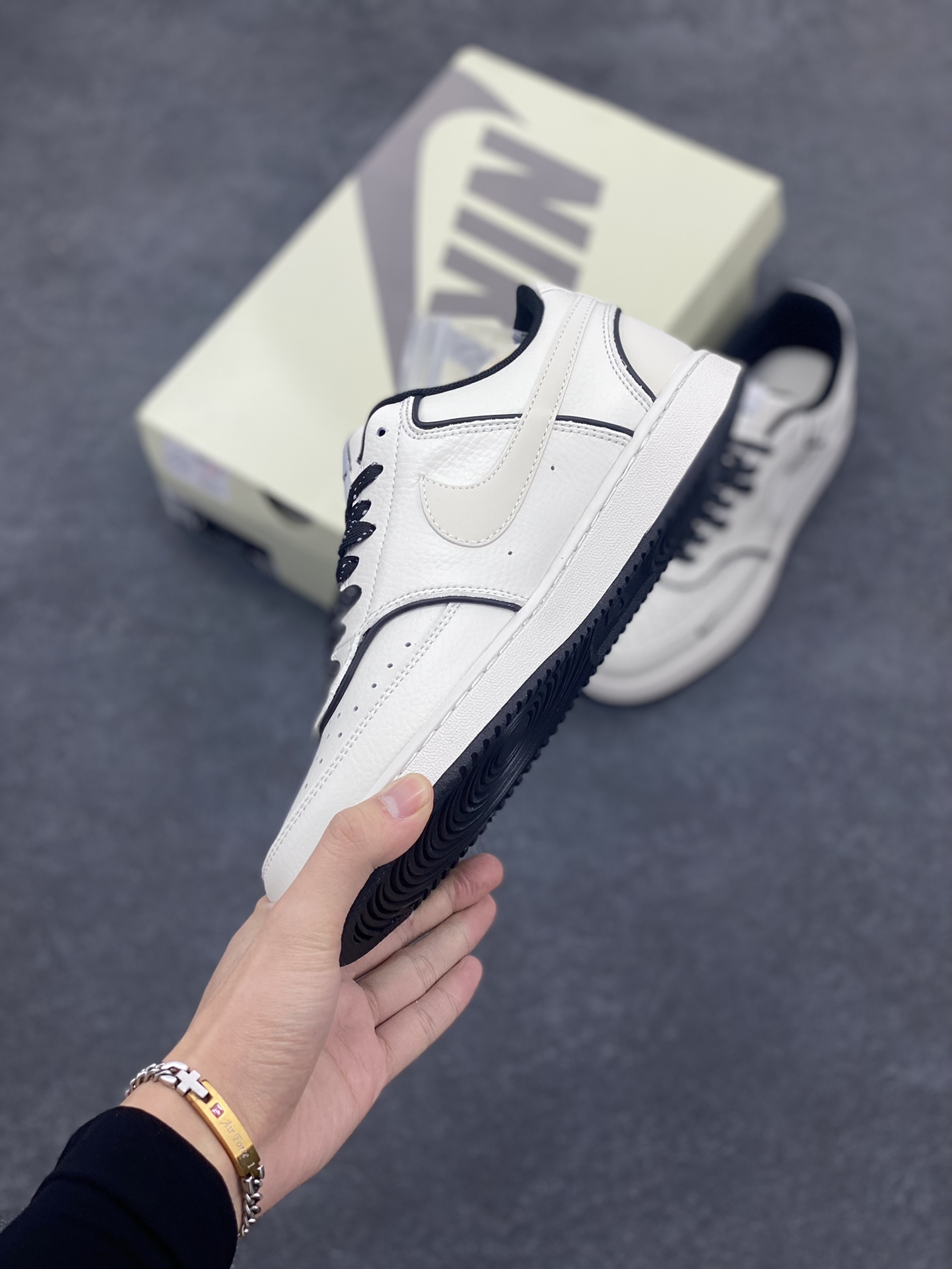 图片[3]-海外爆款 ZP订单 NIKE EBERNON Low prm 小空军低帮百搭透气休闲运动板鞋 独家头层版本 原数据独家私模大底 纯正版型 清洁度完美 货号：FD5188-121 尺码：36 36.5 37.5 38 38.5 39 40 40.5 41 42 42.5 43 44 44.5 45-选品中心