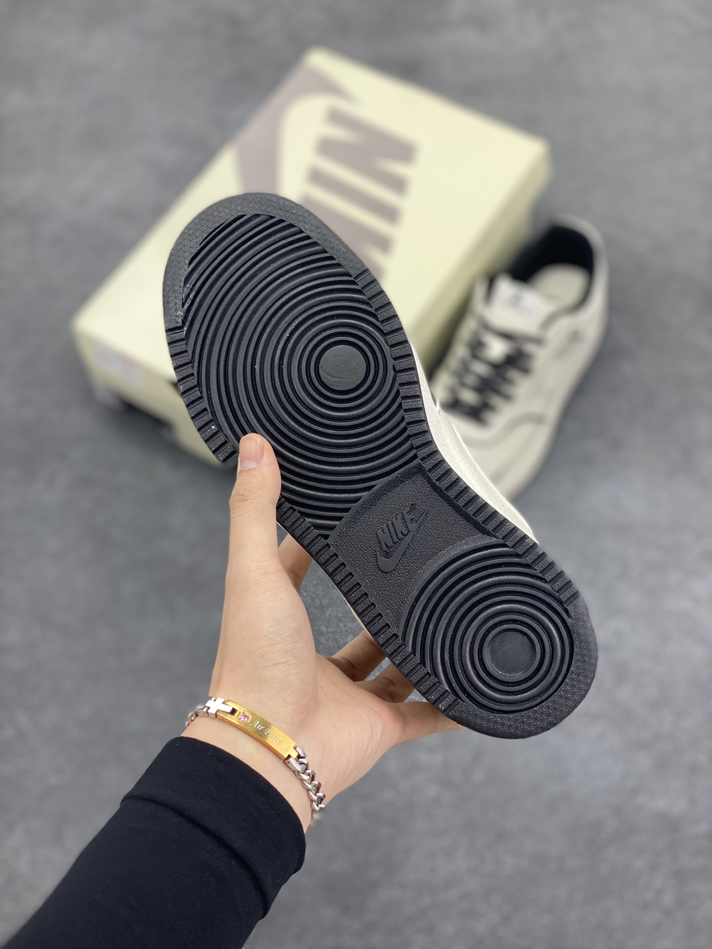 图片[5]-海外爆款 ZP订单 NIKE EBERNON Low prm 小空军低帮百搭透气休闲运动板鞋 独家头层版本 原数据独家私模大底 纯正版型 清洁度完美 货号：FD5188-121 尺码：36 36.5 37.5 38 38.5 39 40 40.5 41 42 42.5 43 44 44.5 45-选品中心