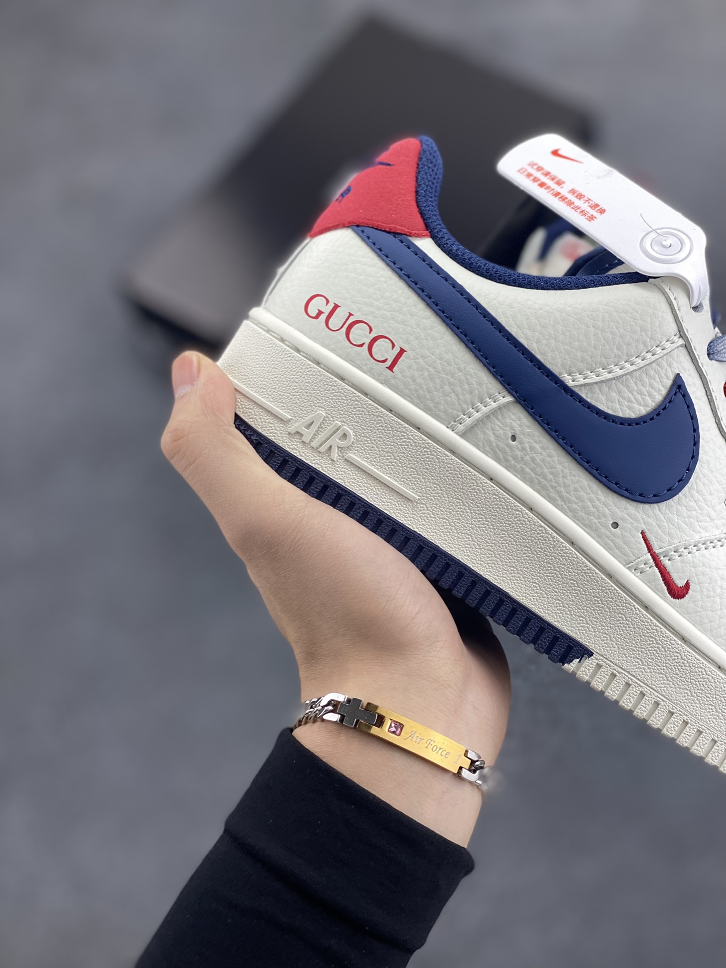 图片[6]-Nike Air Force 1 ’07 Low 空军一号低帮百搭休闲运动板鞋。柔软、弹性十足的缓震性能和出色的中底设计，横跨复古与现代的外型结合，造就出风靡全球三十多年的Force 1，直到今天还深受青睐 货号：FV8106-361 尺码：36 37.5 38 39 40 41 42 43 44 45-选品中心