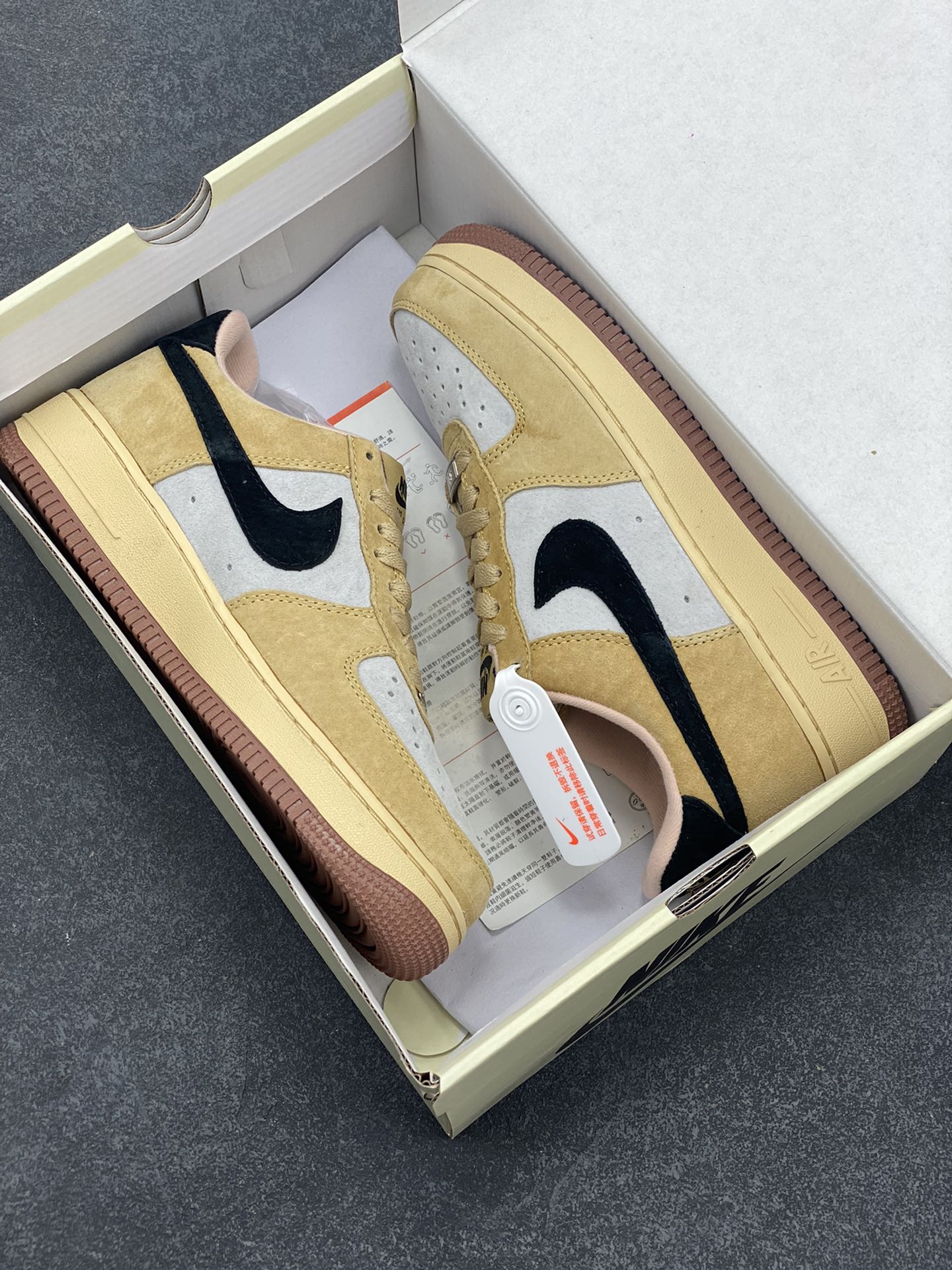 图片[9]-Nk Air Force 1\’07 Low “Ivory white”🐘 “象牙白”🐘空军一号低帮休闲板鞋  鞋款鞋身采用了纯色皮革打造 原楦头原纸板 打造纯正空军版型 专注外贸渠道 全掌内置蜂窝气垫 原厂中底钢印、拉帮完美  货号：FA2407-101 尺码：36 36.5 37.5 38 38.5 39 40 40.5 41 42 42.5 43 44 44.5 45-选品中心