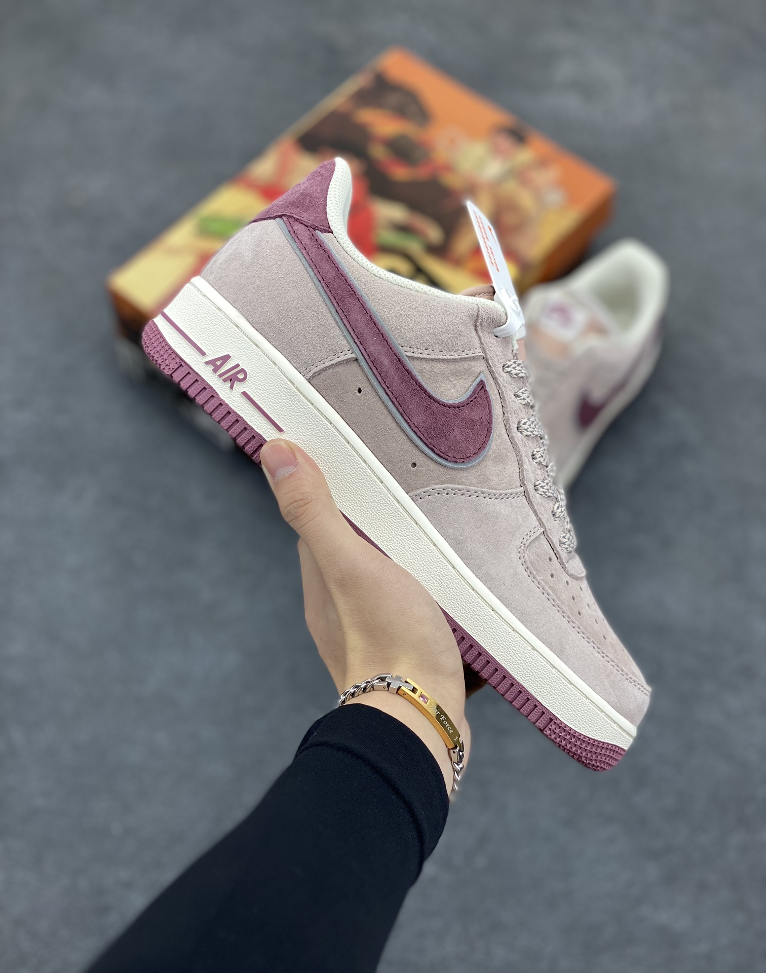 AKIRA×Nike Air Force 1 Low ’07 枣红 头成麂皮 满天星配色 空军一号低帮休闲板鞋 原厂麂皮 原楦原纸板 纯正版型 正品NFC感应芯片 高清洁度 内置全掌气垫 货号:KT0036-088 尺码:36 36.5 37.5 38 38.5 39 40 40.5 41 42 42.5 43 44 44.5 45-选品中心