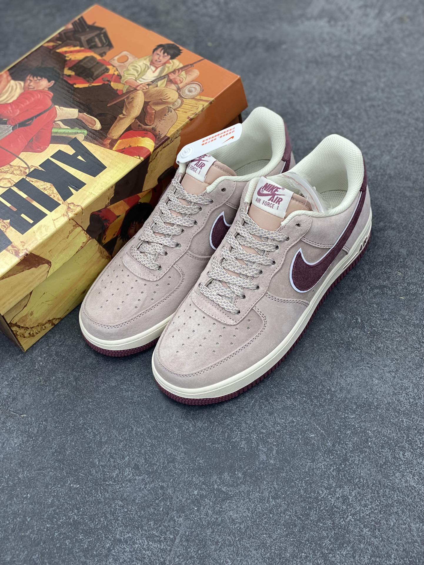 图片[8]-AKIRA×Nike Air Force 1 Low ’07 枣红 头成麂皮 满天星配色 空军一号低帮休闲板鞋 原厂麂皮 原楦原纸板 纯正版型 正品NFC感应芯片 高清洁度 内置全掌气垫 货号：KT0036-088 尺码：36 36.5 37.5 38 38.5 39 40 40.5 41 42 42.5 43 44 44.5 45-选品中心
