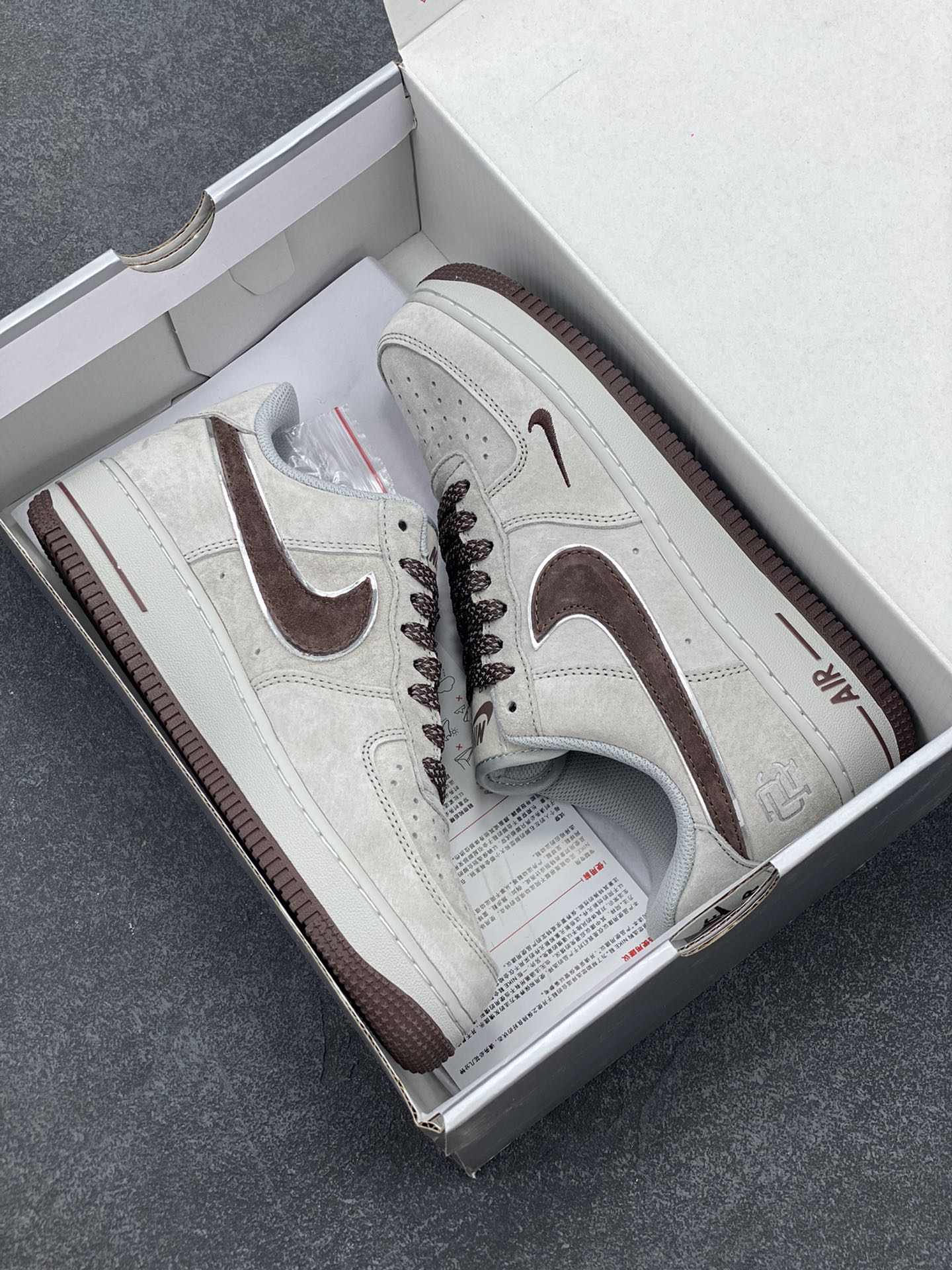 图片[9]-NIke Air Force 1 \’07 Low 麂皮红 卫冕冠军 小勾满天星空军一号中帮运动休闲板鞋 3M反光进口麂皮 原装鞋盒原楦头原纸板 内置全掌气垫 高清洁度 货号：WW5021-622 尺码：36 36.5 37.5 38 38.5 39 40 40.5 41 42 42.5 43 44 44.5 45-选品中心