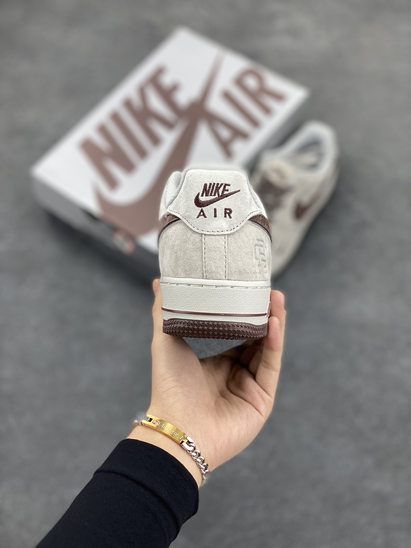 图片[4]-NIke Air Force 1 \’07 Low 麂皮红 卫冕冠军 小勾满天星空军一号中帮运动休闲板鞋 3M反光进口麂皮 原装鞋盒原楦头原纸板 内置全掌气垫 高清洁度 货号：WW5021-622 尺码：36 36.5 37.5 38 38.5 39 40 40.5 41 42 42.5 43 44 44.5 45-选品中心