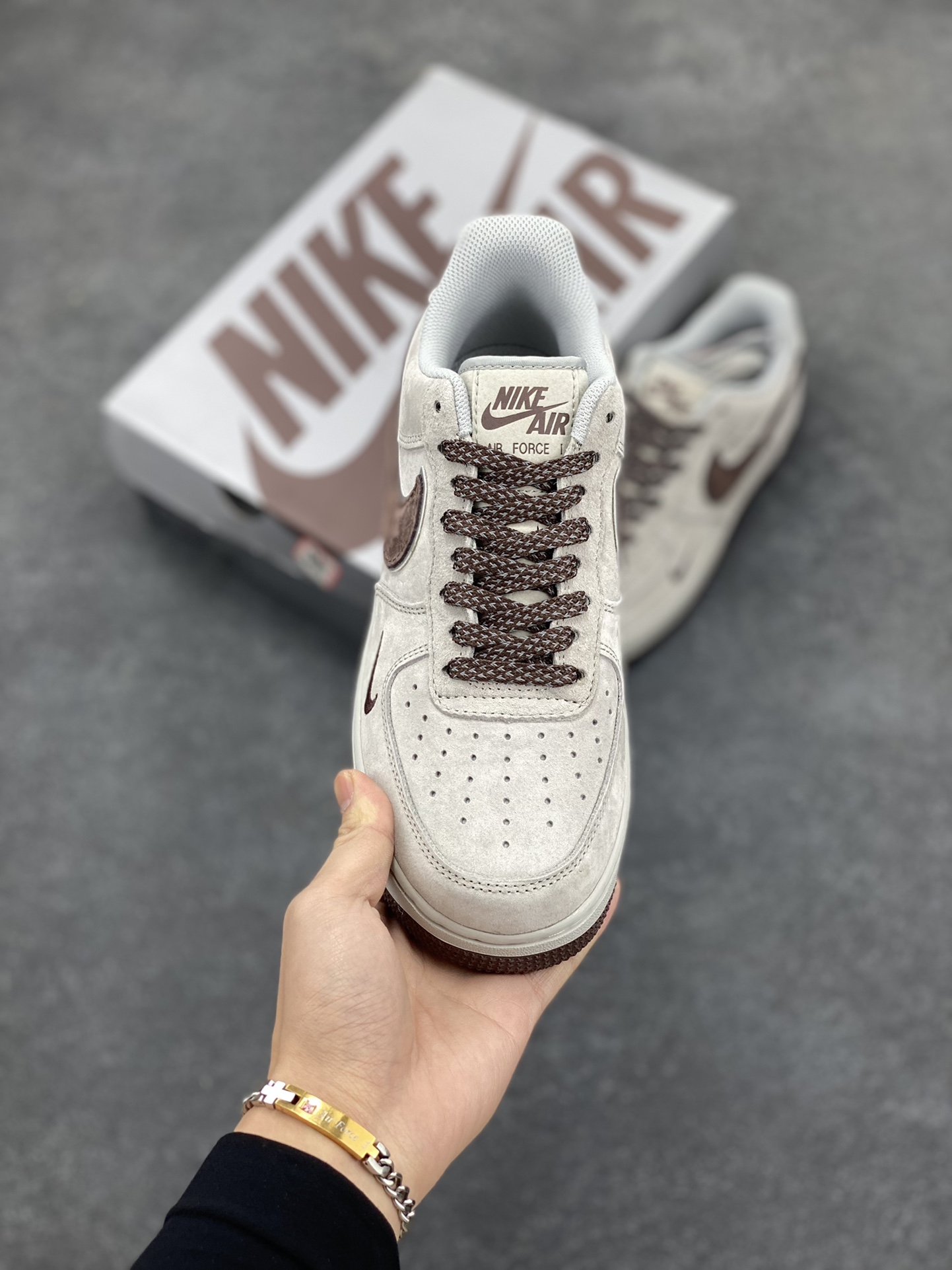 图片[2]-NIke Air Force 1 \’07 Low 麂皮红 卫冕冠军 小勾满天星空军一号中帮运动休闲板鞋 3M反光进口麂皮 原装鞋盒原楦头原纸板 内置全掌气垫 高清洁度 货号：WW5021-622 尺码：36 36.5 37.5 38 38.5 39 40 40.5 41 42 42.5 43 44 44.5 45-选品中心