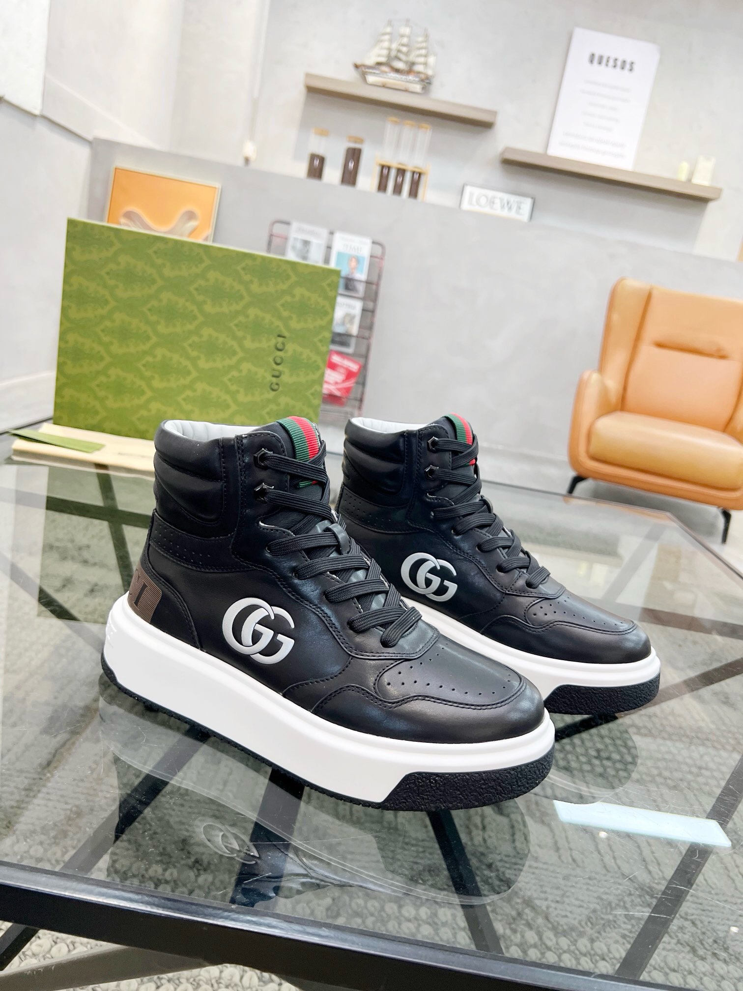 NO:219981,Brand G U C C I Color Original Color Pair Number 38-44 Customized 45 Price Material Guqi 2025 Top-level · Original Individual Product!  High-top casual shoes, boutique and trendy men's sports casual shoes!  A unique personality!  The upper is made of imported cowhide with Guqi printed logo spliced ​​cowhide inner lining. The original molded sole is high-quality and worthy of possession. Guqi casual shoes, cowhide19860909品牌G U C C I 颜色原版配色 码数38-44定做45 价格 材质古奇2025顶级·原单货！高帮 休闲鞋 精品好货潮男运动休闲鞋！与众不同的个性！鞋面采用进口牛皮搭配古奇印花logo拼接牛皮内里 原版开模大底、高品质值得拥有,古奇 休闲鞋,cowhide,Men's shoes