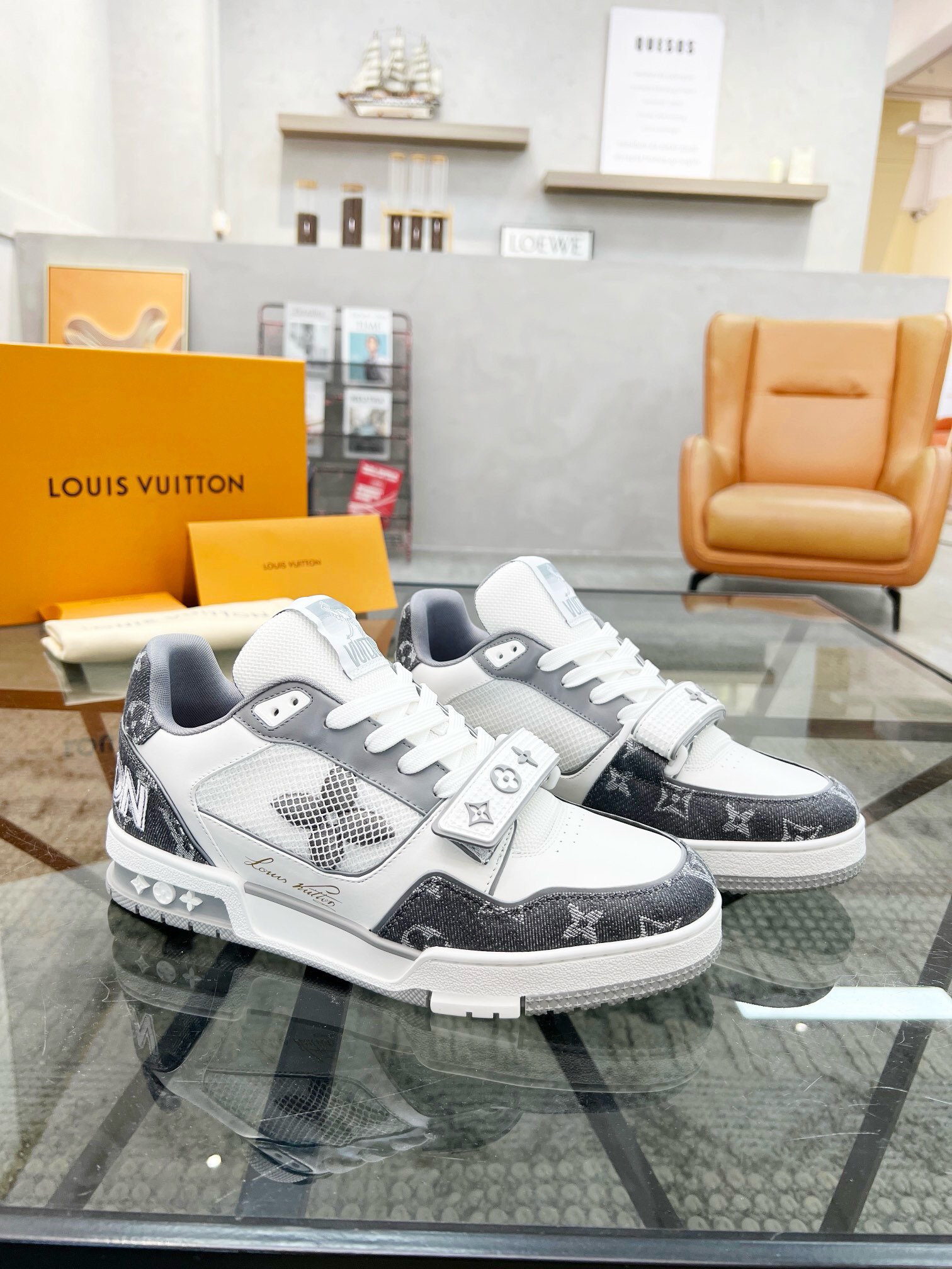 NO:220979,Brand LOUIS VUITTON original color matching code number 38-45 standard code price material new Louis Vuitton men casual shoes!  High-quality Labon craft upper is made of cowhide with original material LV Comfortable breathable mesh cloth Neli mesh cloth footbed style Simple and atmospheric LV original outsole, Louis Vuitton, louis vuitton, louis vuitton, louis vuitton, louis vuitton, cowhide19860909品牌LOUIS VUITTON 颜色原版配色 码数38-45标准码 价格 材质路易威登新款 男士 休闲鞋！高品质拉邦工艺鞋面采用牛皮搭配原版材质LV 舒适透气网布内里网布垫脚版型时尚 简单大气LV原版大底,路易威登,louis vuitton,louis vuitton,louis vuitton,cowhide,Men's shoes