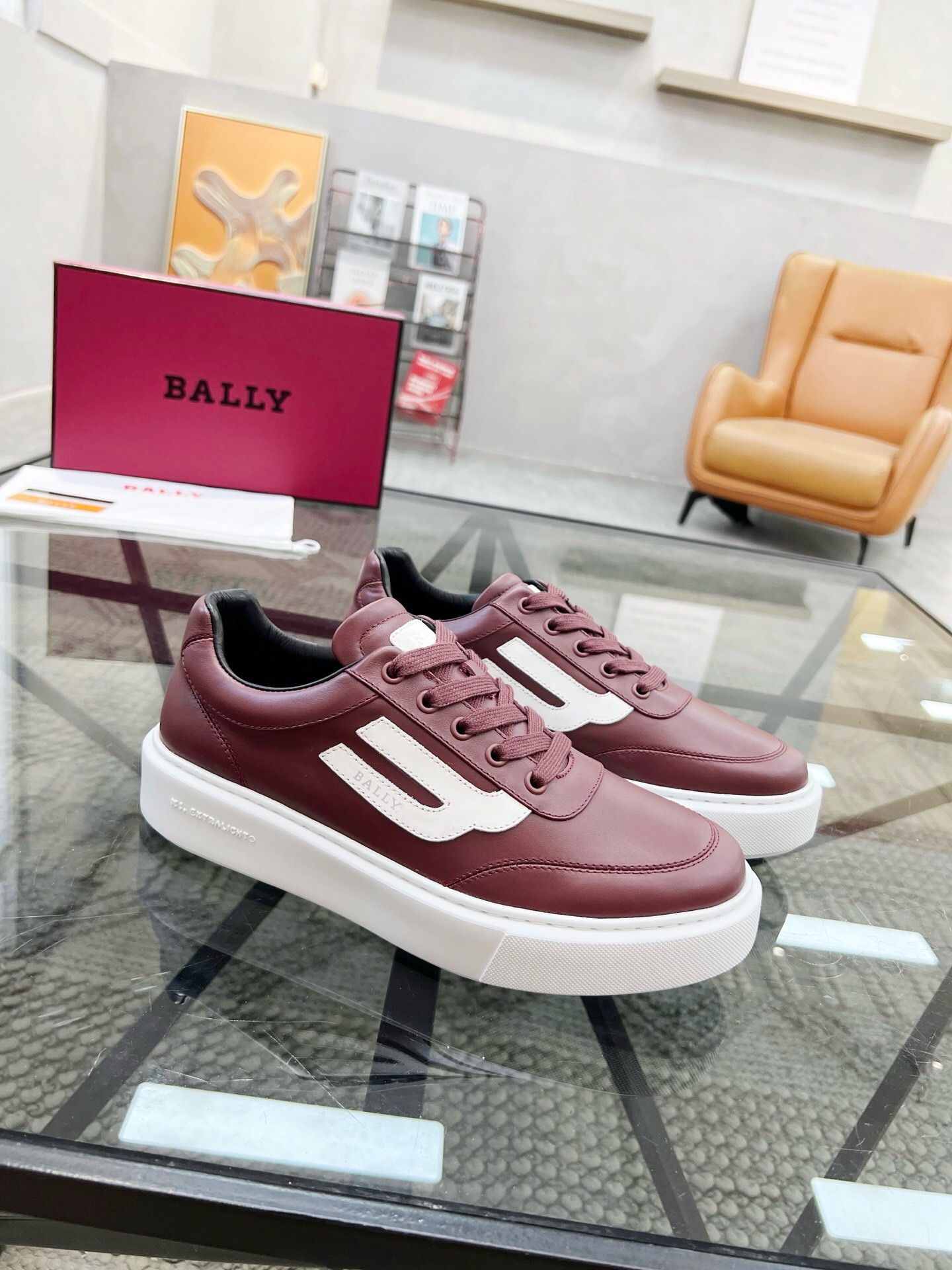 NO:219977,Brand B A L L Y original color matching, size 38-44 customized 45. Price Material Bali new men's classic casual shoes simple atmospheric super high style selection with top layer cowhide with luxurious cowhide smooth lines light and comfortable original wear-resistant rubber outsole, Bali casual shoes, bally, cowhide19860909品牌B A L L Y 颜色原版配色 码数38-44定做45. 价格 材质巴利新款男士 经典休闲鞋简约大气超高逼格选用头层牛皮搭配搭配奢华牛皮内里流畅线条轻便舒适原版耐磨橡胶大底,巴利 休闲鞋,bally,cowhide,Men's shoes