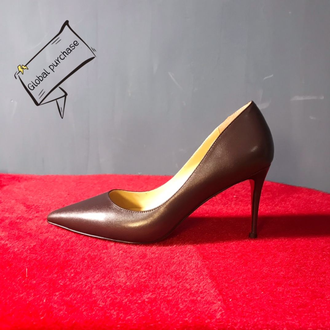 NO:100413,High-end customization 2025 spring and summer classic series!  H8.5Cm, size 34-42.. Customized models are not refunded or exchanged, 9039-001 brown cowhide. Large bottom trademark buckle. Official website synchronization Standard European code Reference: 9039-001 Color: Brown Material: Cowhide Lining: goat leather Heel height: 8.5cm Sole:leather sole Size: EUR 34-42 (US 4-11):,,christian louboutin,cowhide19860909高端订制 2025春夏精典款系列！ H8.5Cm,尺码34-42码..订制款不退不换,9039-001咖啡色牛皮.大底商标扣.官网同步 标准欧码 Reference:9039-001 Color:Brown Material:Cowhide Lining: goat leather Heel heigh:8.5cm Sole:leather sole Size:EUR 34－42（US 4一11) :,,christian louboutin,cowhide,Women's Shoes