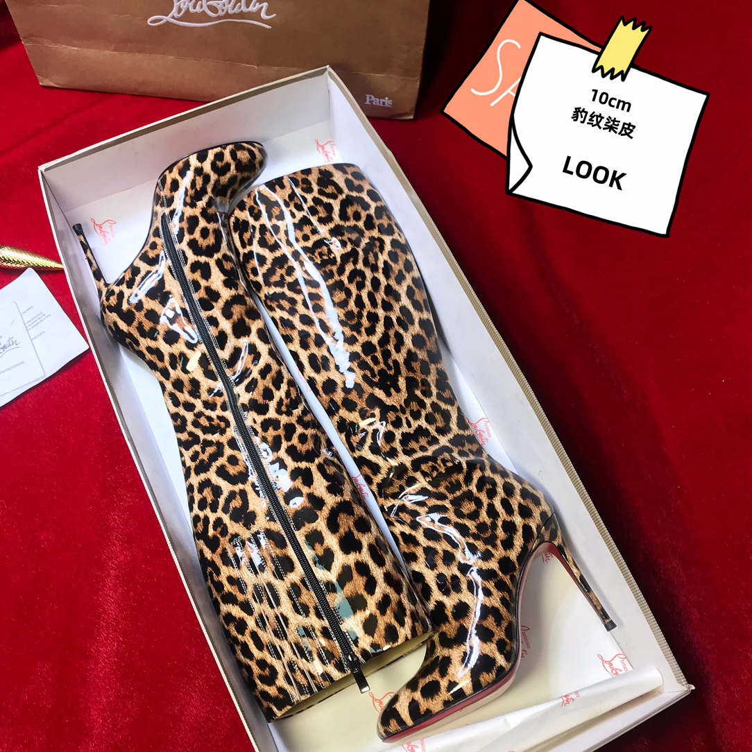 NO:100410,High-end customized autumn and winter boot series!  H10Cm, size 35-42. Private mold trademark zipper 1580 leather big sole. X50-003. Leopard print, natural leather pattern. No pairing left and right. 18 inch standard European code Reference:X50- Color:Multi Material:cowhide Lining:goat leather Heel height:10Cm Sole:leather sole Size:EUR 35-42 (US 4-11):1580,,christian louboutin,boots,Leather soles19860909高端订制 秋冬靴系列！ H10Cm,尺码35-42码.私模商标拉链 1580真皮大底.X50-003.豹纹柒皮.自然皮纹.左右不配对.18寸 标准欧码 Reference:X50- Color:Multi Material:cowhide Lining:goat leather Heel heigh:10Cm Sole:leather sole Size:EUR 35－42（US 4一11) :1580,,christian louboutin,boots,Leather soles,Women's Shoes