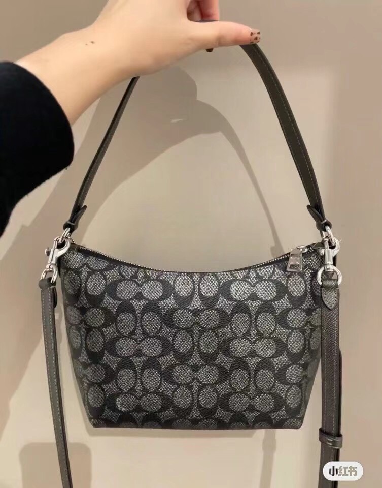 Coach CW391