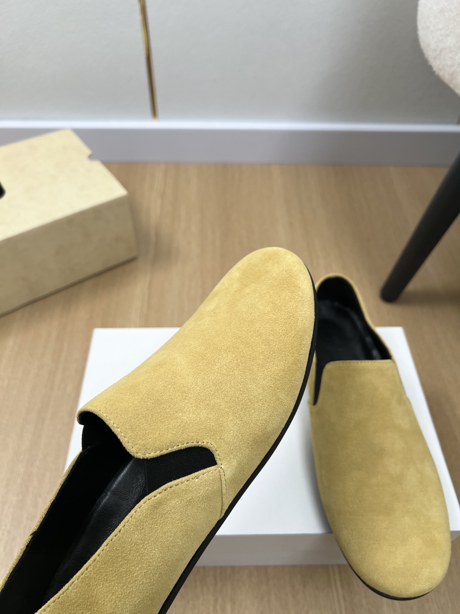 2025 Morning Edition Shoe Review: TheRow’s Stylish Comfort and Quality - 图片 5