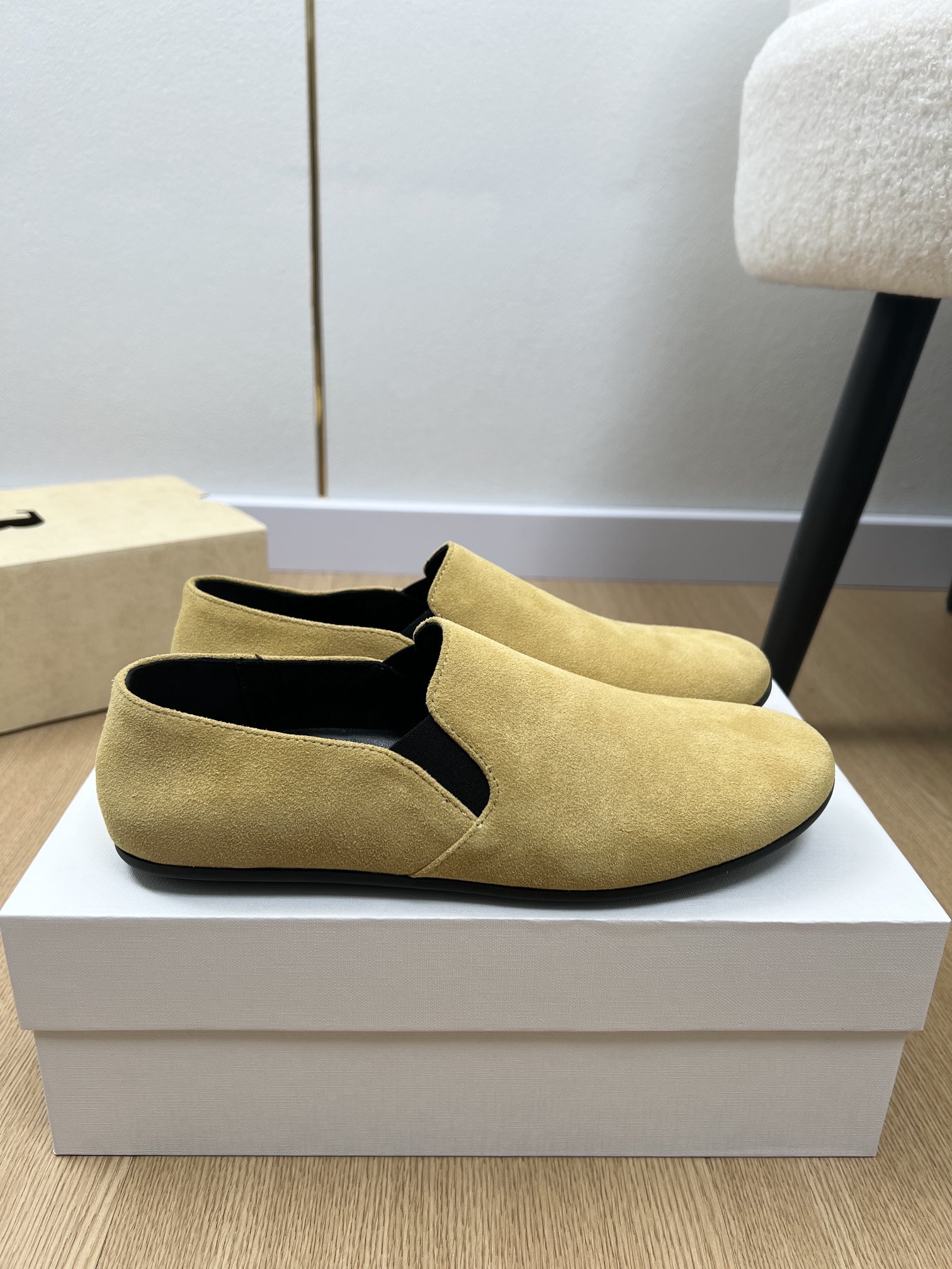 2025 Morning Edition Shoe Review: TheRow’s Stylish Comfort and Quality - 图片 2