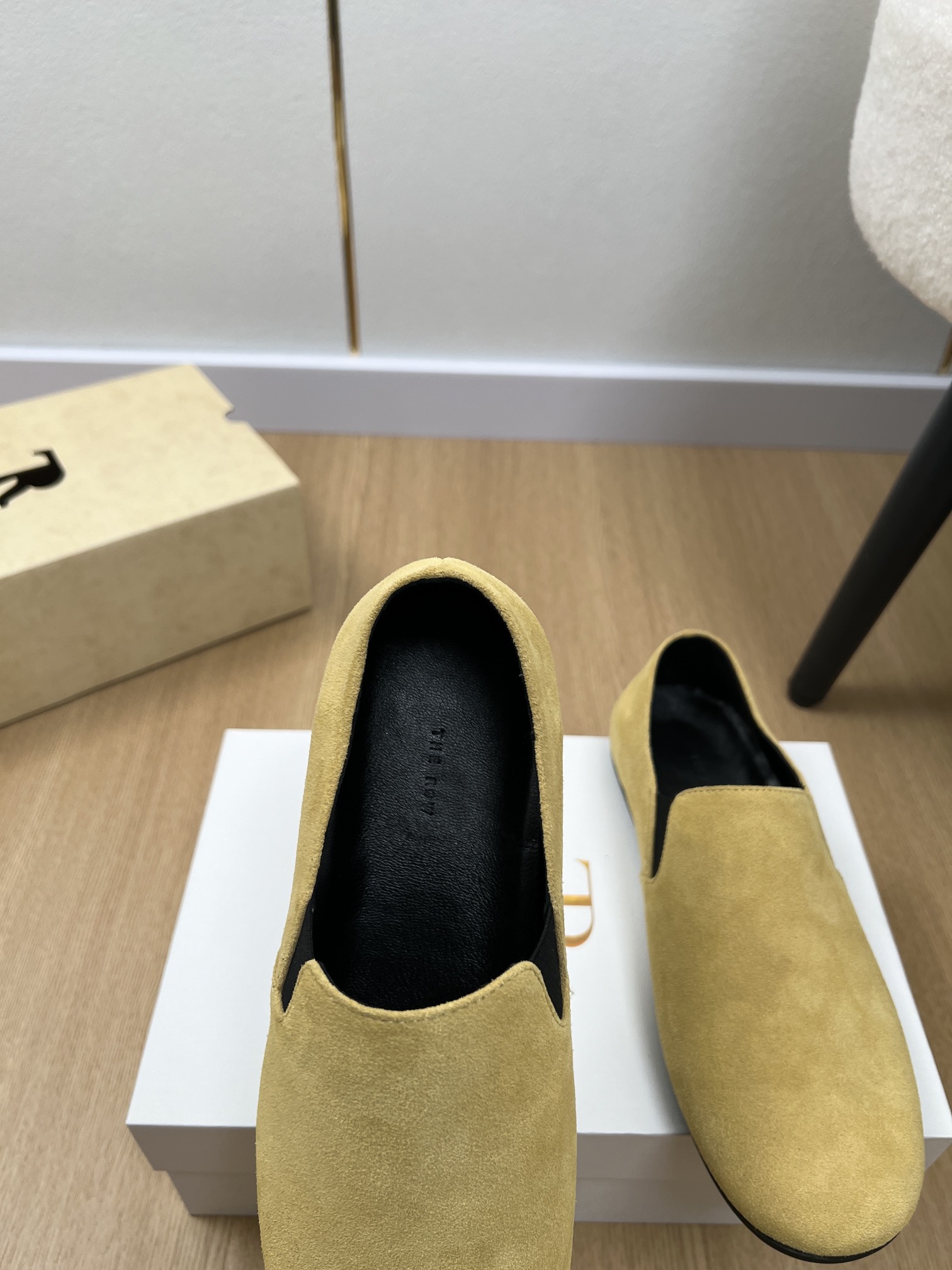 2025 Morning Edition Shoe Review: TheRow’s Stylish Comfort and Quality - 图片 7