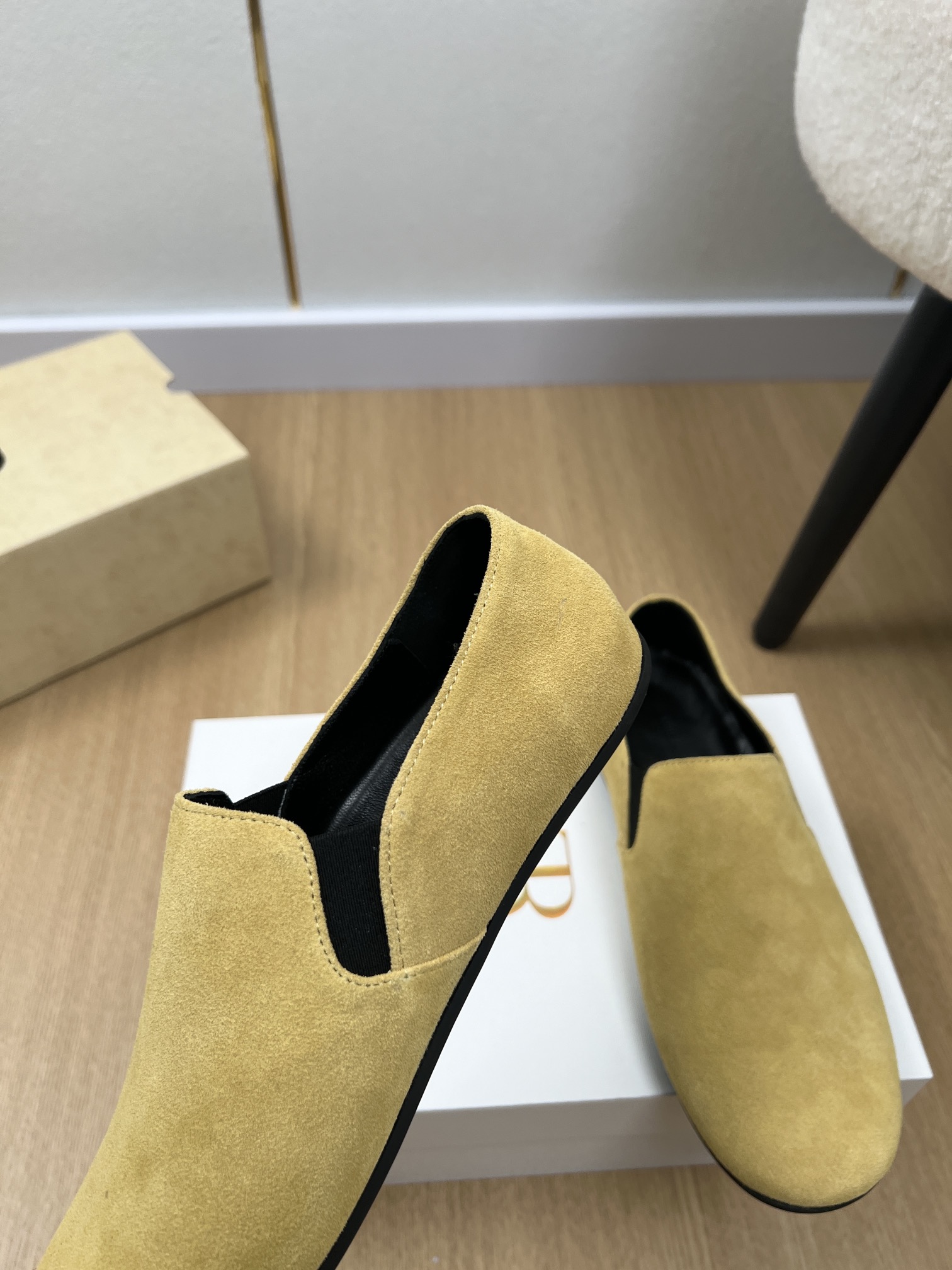 2025 Morning Edition Shoe Review: TheRow’s Stylish Comfort and Quality - 图片 6