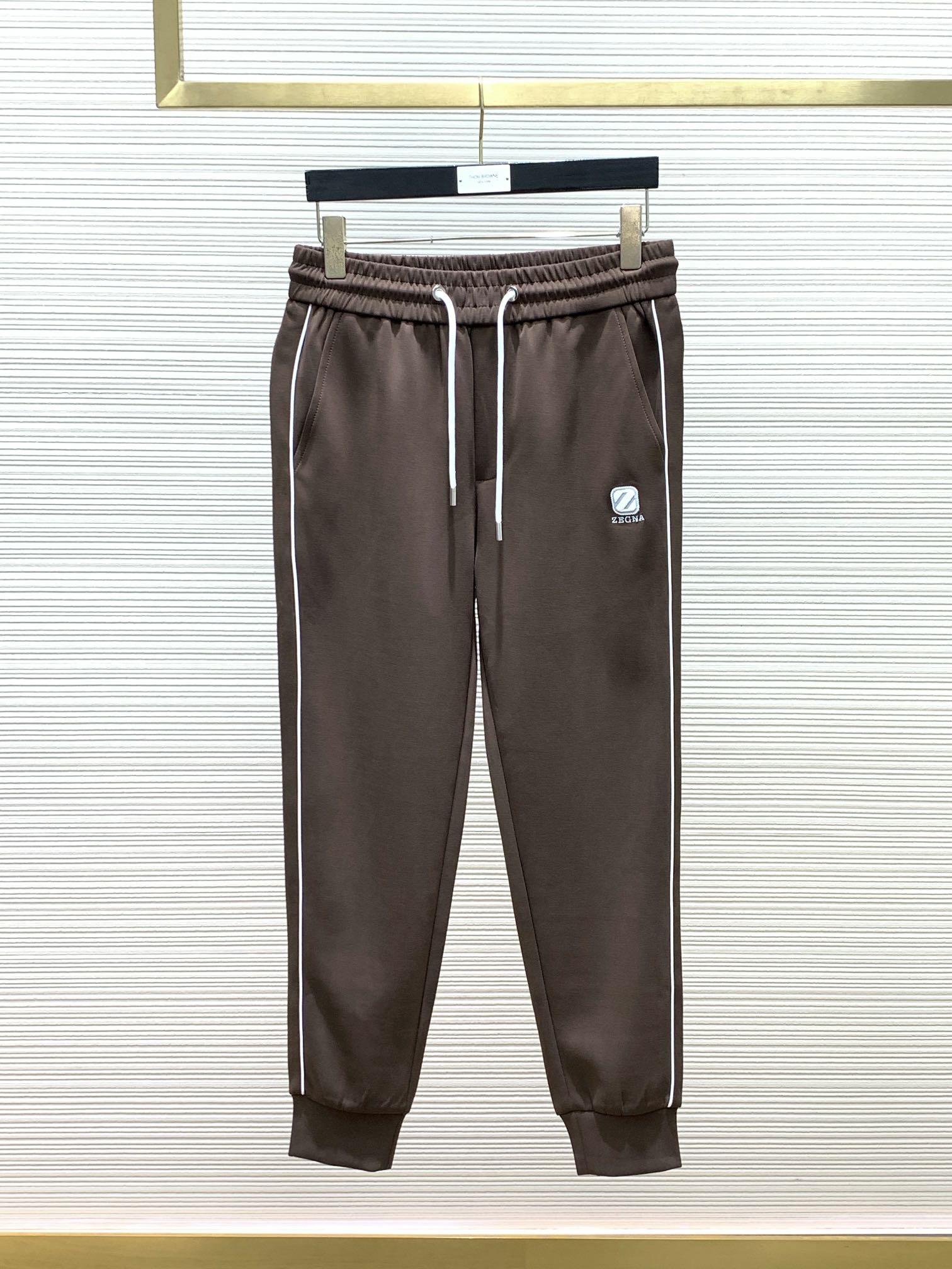 NO:119696,,Jeria Drawstring embroidered and velvet casual pants Fashion series, unique composition design, Drawstring casual shorts, yarn ordering and dyeing. A large domestic manufacturer exports to Japan and supplies fabrics from several top brands. It has a soft and glutinous feel, is quite wide and stylish, solving the problem of washing and discoloration. The pants are neat and elegant, and the upper body looks superb. Size M-4XL, shorts, alexander wang19860909,杰力亚 抽绳刺绣加绒休闲裤 时尚系列,独特拼料设计,抽绳休闲短裤 订纱开始订染和订纺. 国内某大厂出口日本 和供应几大顶级品牌的面料. 手感软糯 , 挺阔有型 , 解决 , 洗涤变色的问题. 裤型利落大气 , 上身显高超帅. 尺码M-4XL,,shorts,alexander wang,Men's clothing