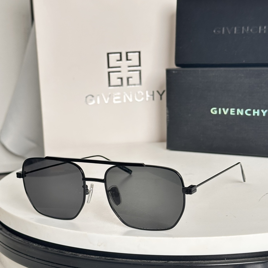 ️Givench*纪梵希限定系列经典方形镜框Model:GV40041USize:55口19-145