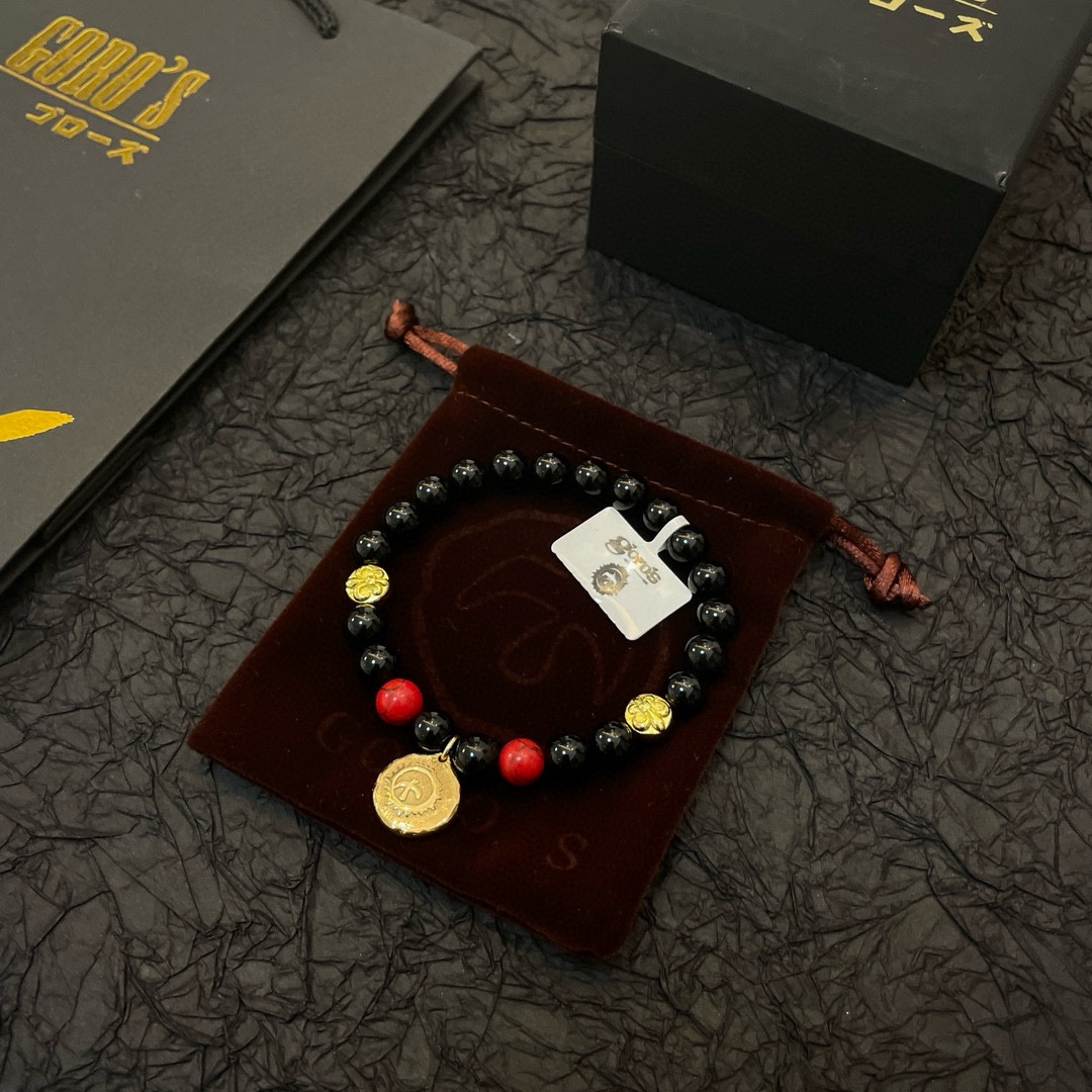 NO:108581,[New Products are on the Shelves] Goro Takahashi Goro Black Agate Small Gold Medal Bracelet, Top Version, Accepted Exclusive Shooting, Mainly Attacking the High-end Market, Absolutely Different from the Ordinary Version!  The details of the picture product are consistent with ZP!  Original production process, precision quality, purely handmade, authentic model opening, fashion essentials, both men and women can wear, same couple style, rock punk silver style, retro elements, trendy and versatile, same style on the official website, fine jewelry, bracelet19860909【新品上架】Goro’s高桥吾郎黑玛瑙小金牌手串手链,顶级版本 认准独家拍摄 主攻高端市场 绝对区别普通版本！图片产品细节与ZP一致！原版制作工艺 精工品质 纯手工打造 ～正品开模潮流时尚必备 男女均可佩戴 情侣款同款 摇滚朋克泰银风格 复古元素 潮流百搭 官网同款,饰品精品,bracelet,Jewelry