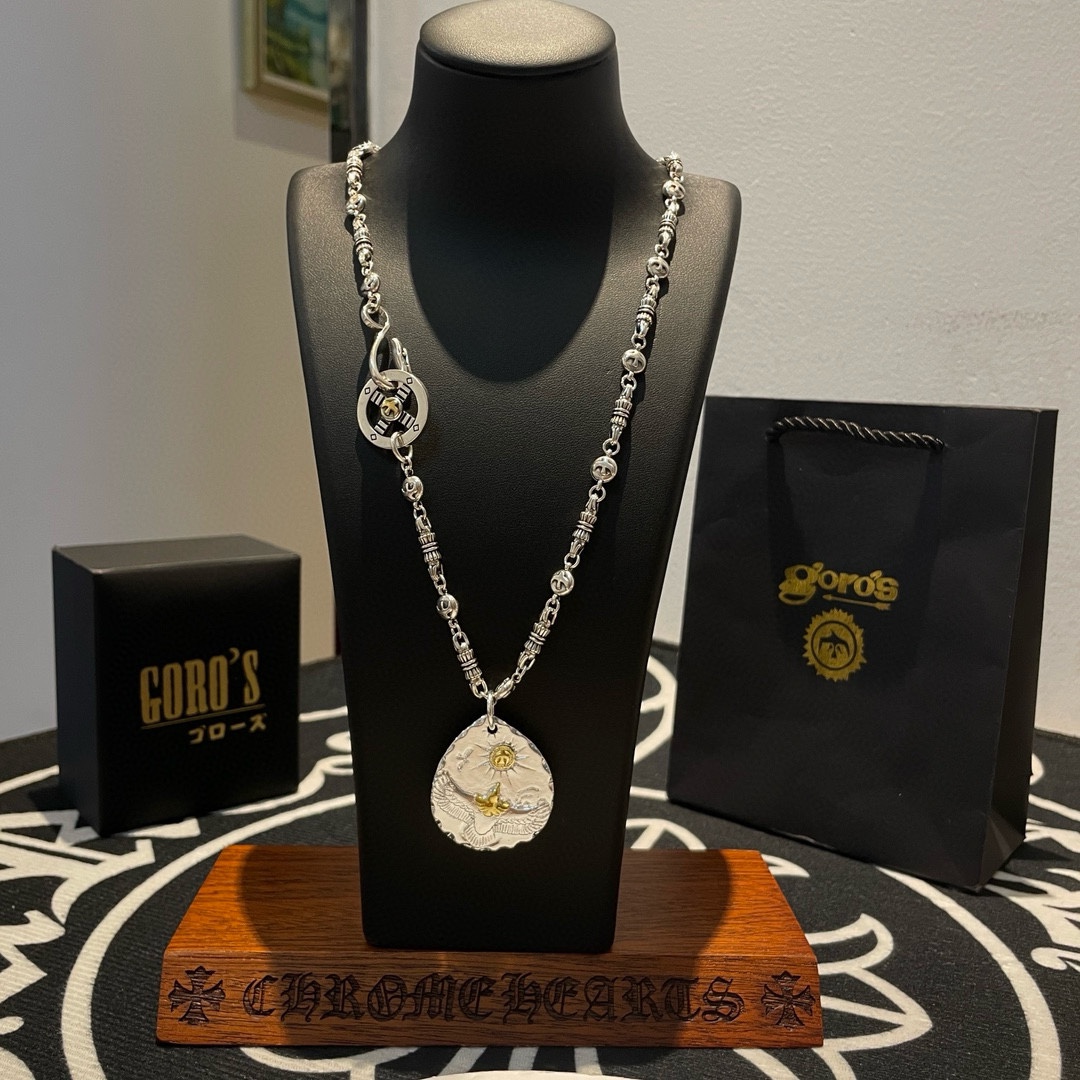 NO:108584,[New Products are on the Shelves] Goro’s Takahashi Goro’s Golden Big Silver Cake Pendant, Takahashi Classic Necklace, Top Version, Accepted Exclusive Shooting, Focus on the High-end Market, Kuaishou/ins/Little Hongshu’s popular models, absolutely different from the ordinary version!  The details of the picture product are consistent with ZP!  Original production process, precision quality, purely handmade, authentic model opening, fashion essentials, both men and women can wear, same couple style, rock punk silver style, retro elements, trendy and versatile, same style on the official website, fine jewelry, necklace19860909批【新品上架】Goro’s高桥吾郎点金大银饼吊坠,高桥经典项链,顶级版本,认准独家拍摄,主攻高端市场 ,快手/ins/小红书热门款,绝对区别普通版本！图片产品细节与ZP一致！原版制作工艺 精工品质 纯手工打造 ～正品开模潮流时尚必备 男女均可佩戴 情侣款同款 摇滚朋克泰银风格 复古元素 潮流百搭 官网同款,饰品精品,necklace,Jewelry