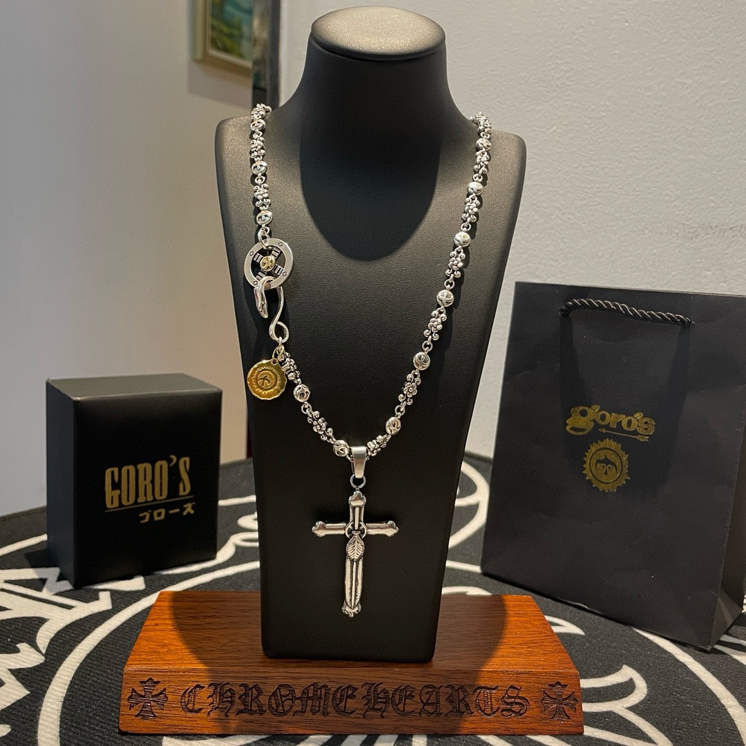 NO:108587,[New Products are on the Shelves] Goro’s Takahashi Goro Feather Cross Pendant, Takahashi Classic Ascension Necklace, Top Version, Accepted Exclusive Shooting, Focus on the High-end Market, Kuaishou/ins/Xiaohongshu popular models, absolutely different from ordinary versions!  The details of the picture product are consistent with ZP!  Original production process, precision quality, purely handmade, authentic model opening, fashion essentials, both men and women can wear, same couple style, rock punk silver style, retro elements, trendy and versatile, same style on the official website, fine jewelry, necklace19860909批【新品上架】Goro’s高桥吾郎羽毛十字架吊坠,高桥经典飞鸟项链,顶级版本,认准独家拍摄,主攻高端市场 ,快手/ins/小红书热门款,绝对区别普通版本！图片产品细节与ZP一致！原版制作工艺 精工品质 纯手工打造 ～正品开模潮流时尚必备 男女均可佩戴 情侣款同款 摇滚朋克泰银风格 复古元素 潮流百搭 官网同款,饰品精品,necklace,Jewelry