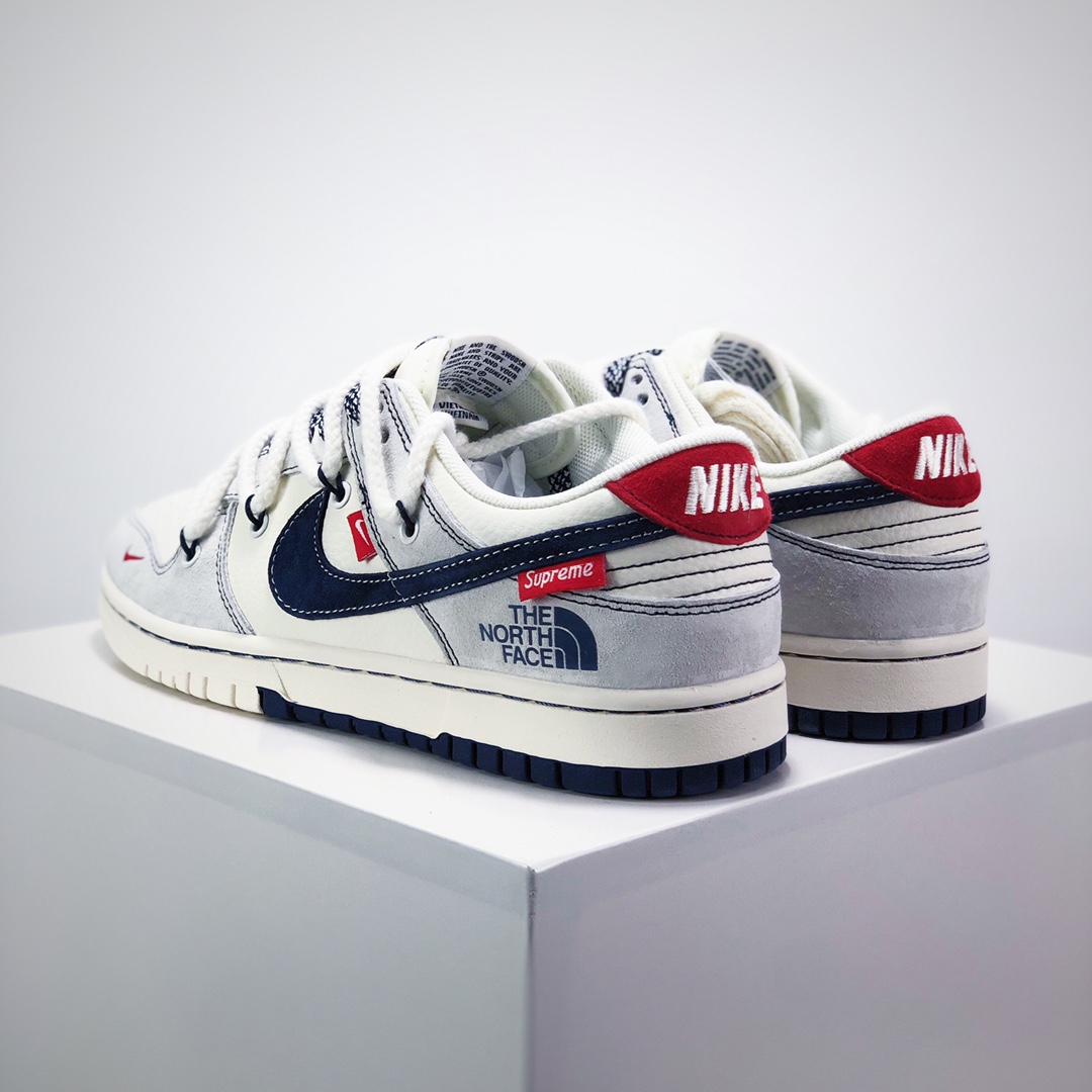 💰280
海外爆款限量发售！公司级 Nike SB Dunk Low“北面xSUPREME系列——绑带米黄藏蓝勾” 周年高端定制 低帮休闲板鞋 定制鞋盒 大厂纯原品质出货 超高清洁度 皮料切割干净无任何毛边 细节完美 
货号：YX5066-232
Size:36 36.5 37.5 38 36.5 39 40 40.5 41 42 42.5 43 44 44.5 45