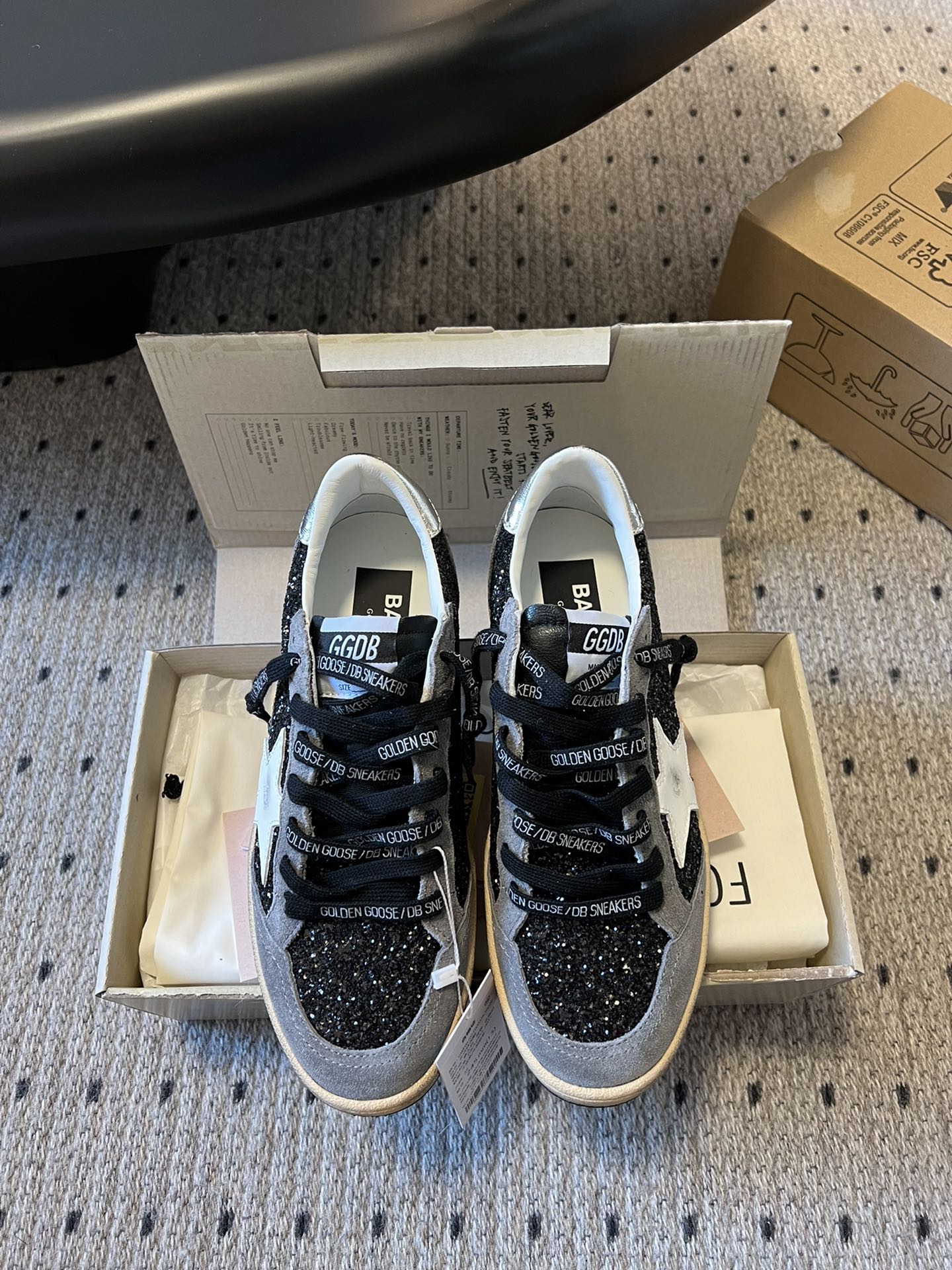 NO:174382,Purchase level, new colors are here, GGDB new spring and summer style, casual moral training small dirty shoes series, breaking the traditional aesthetic, small dirty shoes have been used as a demonstration of celebrity private servers, and it is so versatile!  No need to worry about washing shoes anymore. Customized fabric cowhide inner towel inside shoe tongue genuine leather private molded sole, original full packaging Size#35-40 (40 custom made without return or exchange), casual shoes/sports shoes, sneakers, cowhide19860909代购级 新色来了 GGDB 春夏季新款 休闲德训小脏鞋系列 打破传统审美,小脏鞋做到了明星私服上脚示范 就是这么百搭 ！再也不用担心洗鞋的问题啦 面料定制牛皮 内里 毛巾里 鞋舌内里真皮 私模大底、原版全套包装 Size#35-40（40订做不退换）,休闲鞋/运动鞋,sneakers,cowhide,Women's Shoes