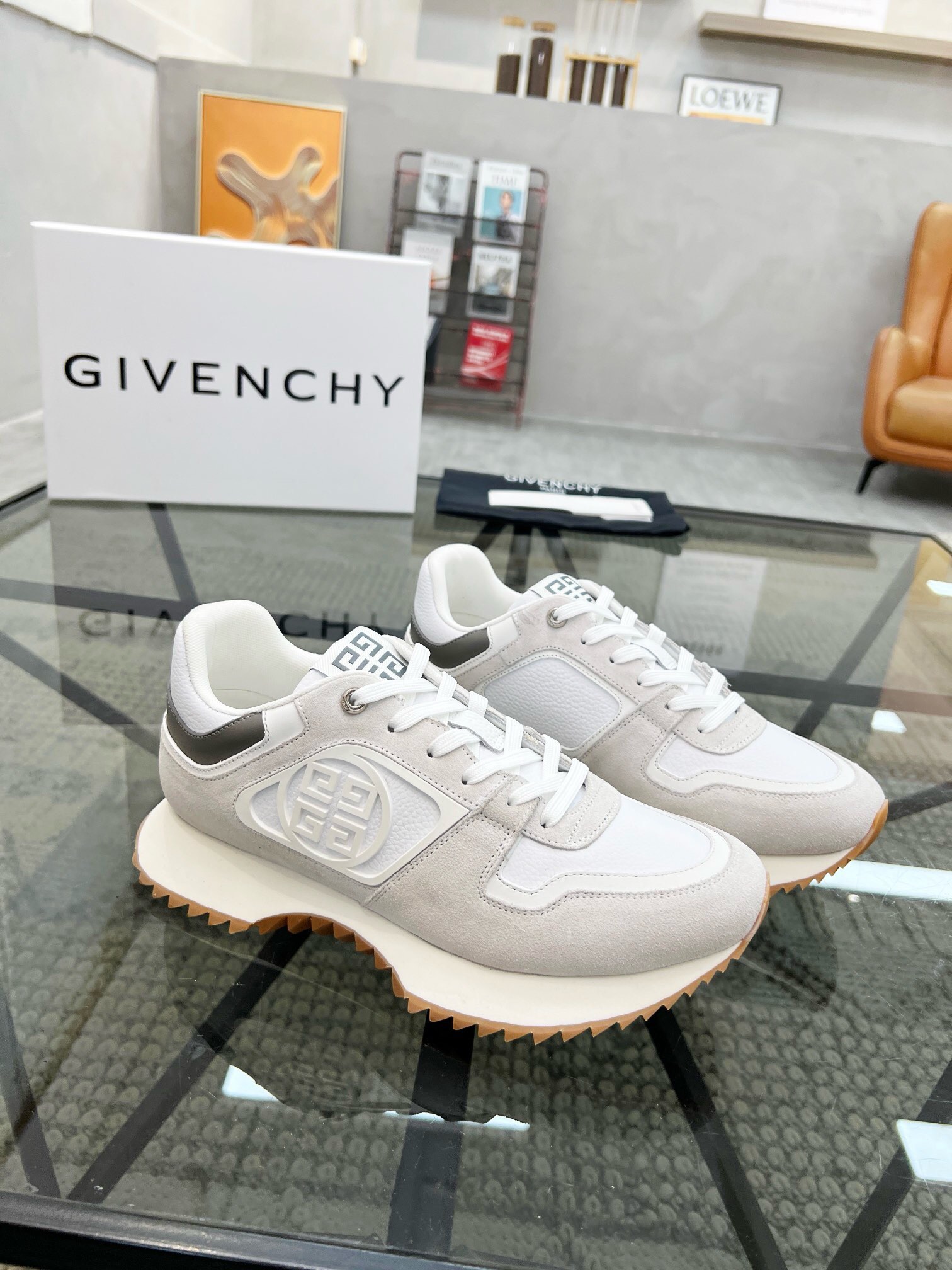 NO:220978,Brand GIVENCHY Color Original Color Number 39-44 Customized 38.45 Price Material Givenchy Top-grade Original Product!  The upper of the high-quality sports shoes is spliced ​​with imported cowhide to make it breathable and comfortable cowhide inner Cowhide feet original combination outsole style fashionable, simple and generous versatile style, Givenchy casual shoes, given, given, given, sneakers, cowhide19860909品牌GIVENCHY 颜色 原版配色 码数39-44定做38.45 价格 材质纪梵希顶级·原单货！精品好货运动鞋鞋面采用进口牛皮拼接而成透气舒服牛皮内里 牛皮垫脚 原版 组合大底 版型时尚简洁大方 百搭款,纪梵希休闲鞋,givenchy,givenchy,sneakers,cowhide,Men's shoes