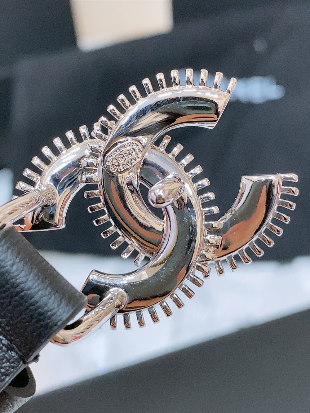 
chanel CC 树脂白 与 链齿牙金 与银 logo扣. 进口胎牛皮腰带 1.5cm精品 精致 典