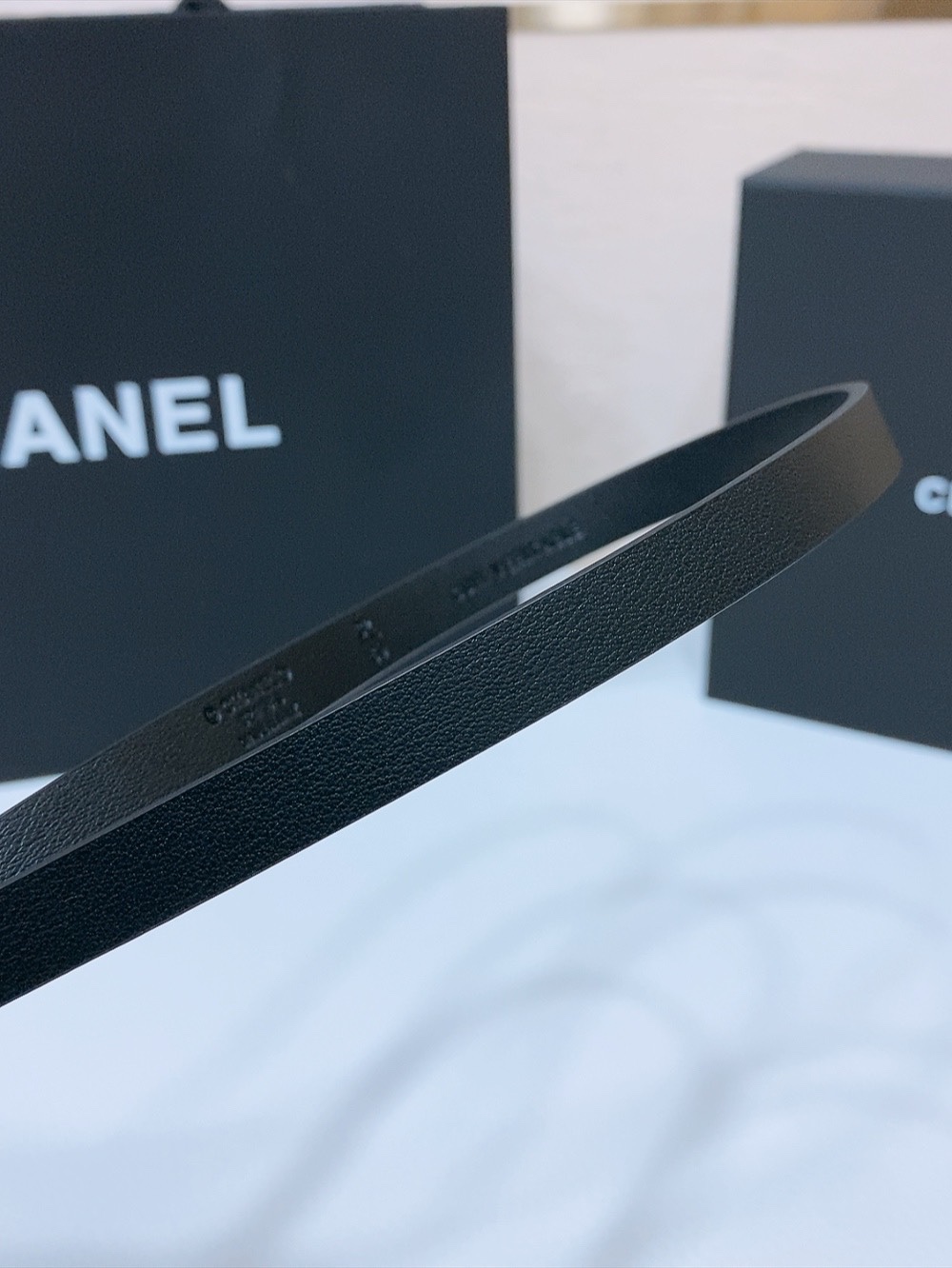 
chanel CC 树脂白 与 链齿牙金 与银 logo扣. 进口胎牛皮腰带 1.5cm精品 精致 典