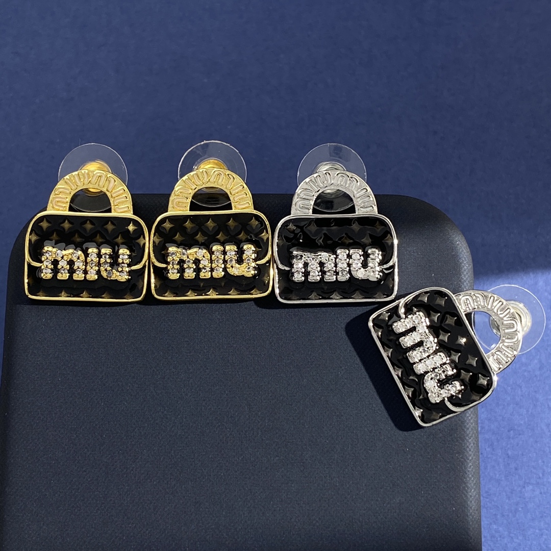 Miu Miu Miumiu缪家INS 百搭韩版小提包包镶钻miu字母耳钉 黄铜材料 2个色