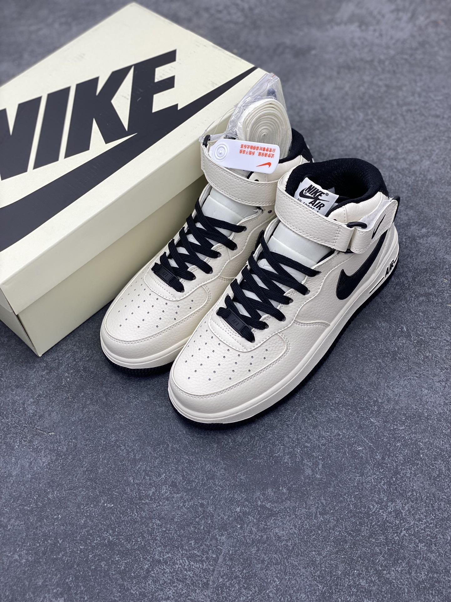 图片[8]-小红书爆款  Nike Air Force 1 MID “米黑色”配色高帮空军一号休闲板鞋 定制皮料 原楦原纸板 纯正空军版型 高清洁度 内置全掌气垫  货号：PA0920-308 尺码：36 36.5 37.5 38 38.5 39 40 40.5 41 42 42.5 43 44 44.5 45-选品中心