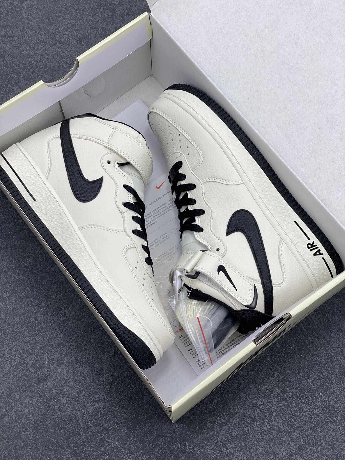 图片[9]-小红书爆款  Nike Air Force 1 MID “米黑色”配色高帮空军一号休闲板鞋 定制皮料 原楦原纸板 纯正空军版型 高清洁度 内置全掌气垫  货号：PA0920-308 尺码：36 36.5 37.5 38 38.5 39 40 40.5 41 42 42.5 43 44 44.5 45-选品中心