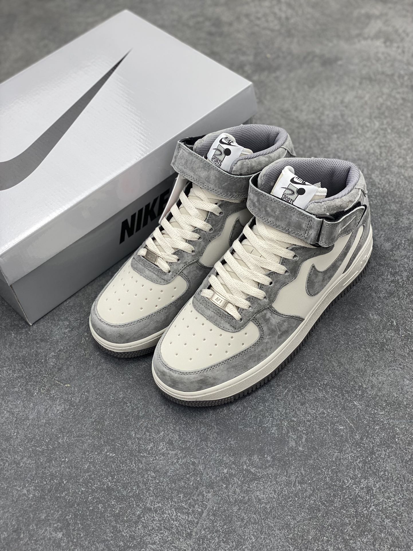 图片[8]-Nike Air Force 1 Mid “Panther”漫威系列 “黑豹战衣” 同款 空军一号中帮休闲运动板鞋 原厂全鞋身麂皮 原楦原纸板 绒感质感S级 内置全掌Solo 原楦头纸板👏🏻 打造最完美空军鞋型 货号：CW2288-668 尺码：36 36.5 37.5 38 38.5 39 40 40.5 41 42 42.5 43 44 44.5 45-选品中心