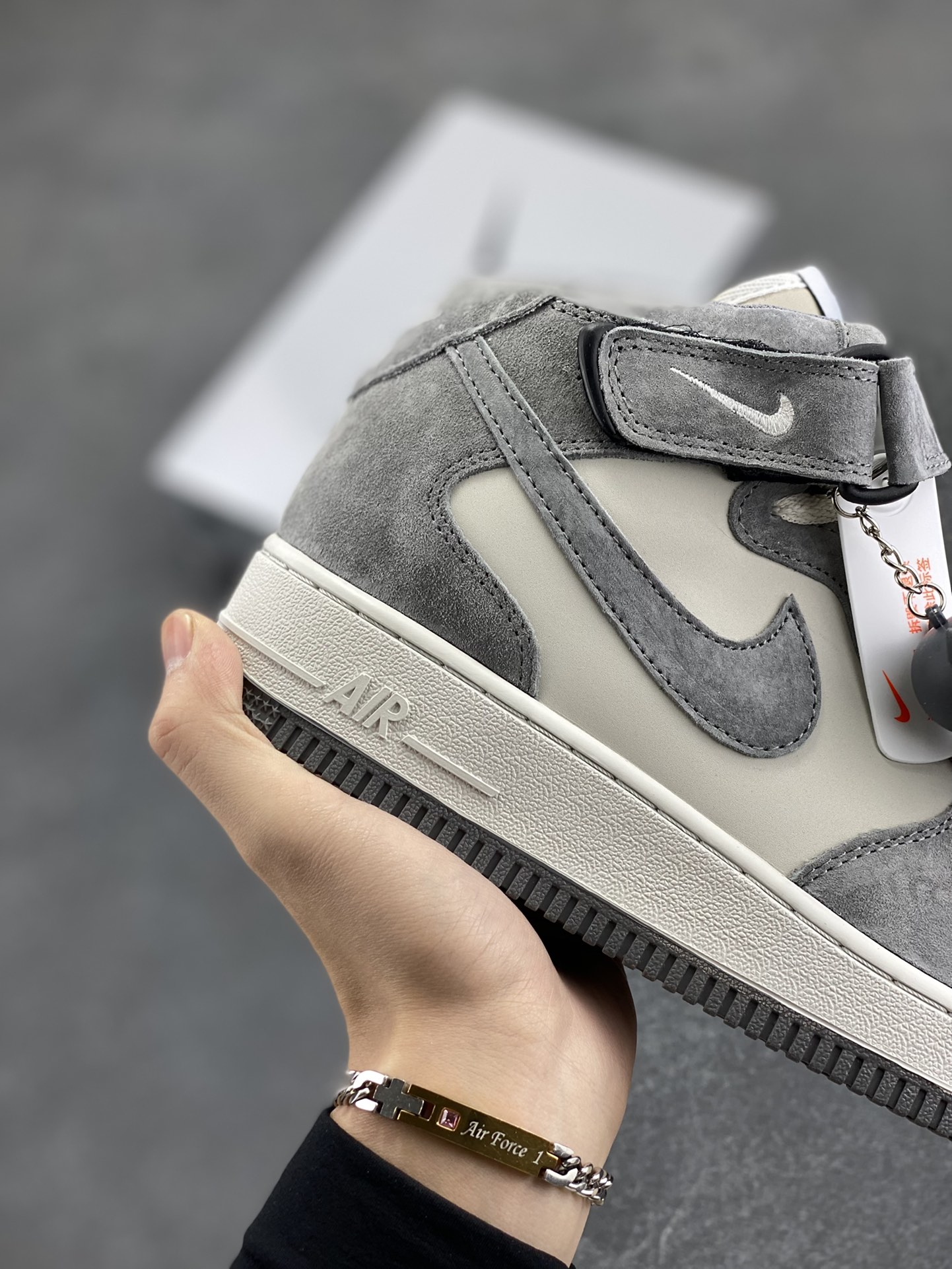 图片[6]-Nike Air Force 1 Mid “Panther”漫威系列 “黑豹战衣” 同款 空军一号中帮休闲运动板鞋 原厂全鞋身麂皮 原楦原纸板 绒感质感S级 内置全掌Solo 原楦头纸板👏🏻 打造最完美空军鞋型 货号：CW2288-668 尺码：36 36.5 37.5 38 38.5 39 40 40.5 41 42 42.5 43 44 44.5 45-选品中心