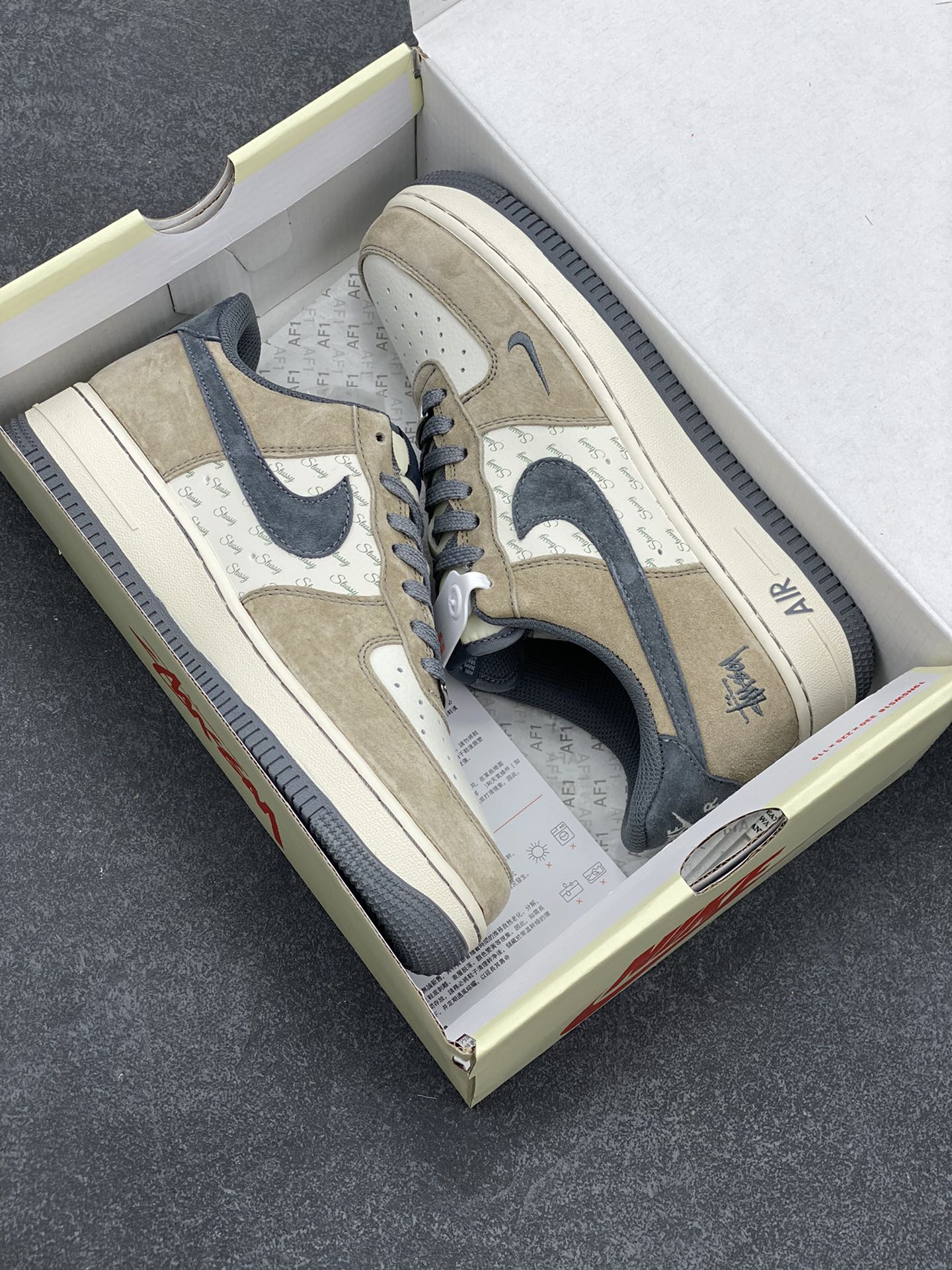 图片[9]-NIke Air Force 1 \’07 Low “斯图西联名–羊皮棕”空军一号 低帮 运动鞋 休闲鞋 折边针车 工艺难度大 原楦头原纸板 原装鞋盒 定制五金配件 内置全掌气垫 原厂鞋底 货号：XZ6188-888 尺码：36 36.5 37.5 38 38.5 39 40 40.5 41 42 42.5 43 44 44.5 45-选品中心