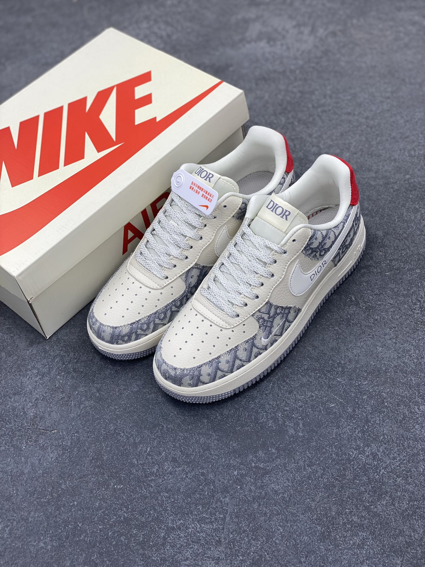 图片[8]-NIke Air Force 1 \’07 Low “迪奥联名——灰花纹”空军一号 低帮 运动鞋 休闲鞋 折边针车 工艺难度大 原楦头原纸板 原装鞋盒 定制五金配件 内置全掌气垫 原厂鞋底 货号：DF0188-021 尺码：36 36.5 37.5 38 38.5 39 40 40.5 41 42 42.5 43 44 44.5 45-选品中心