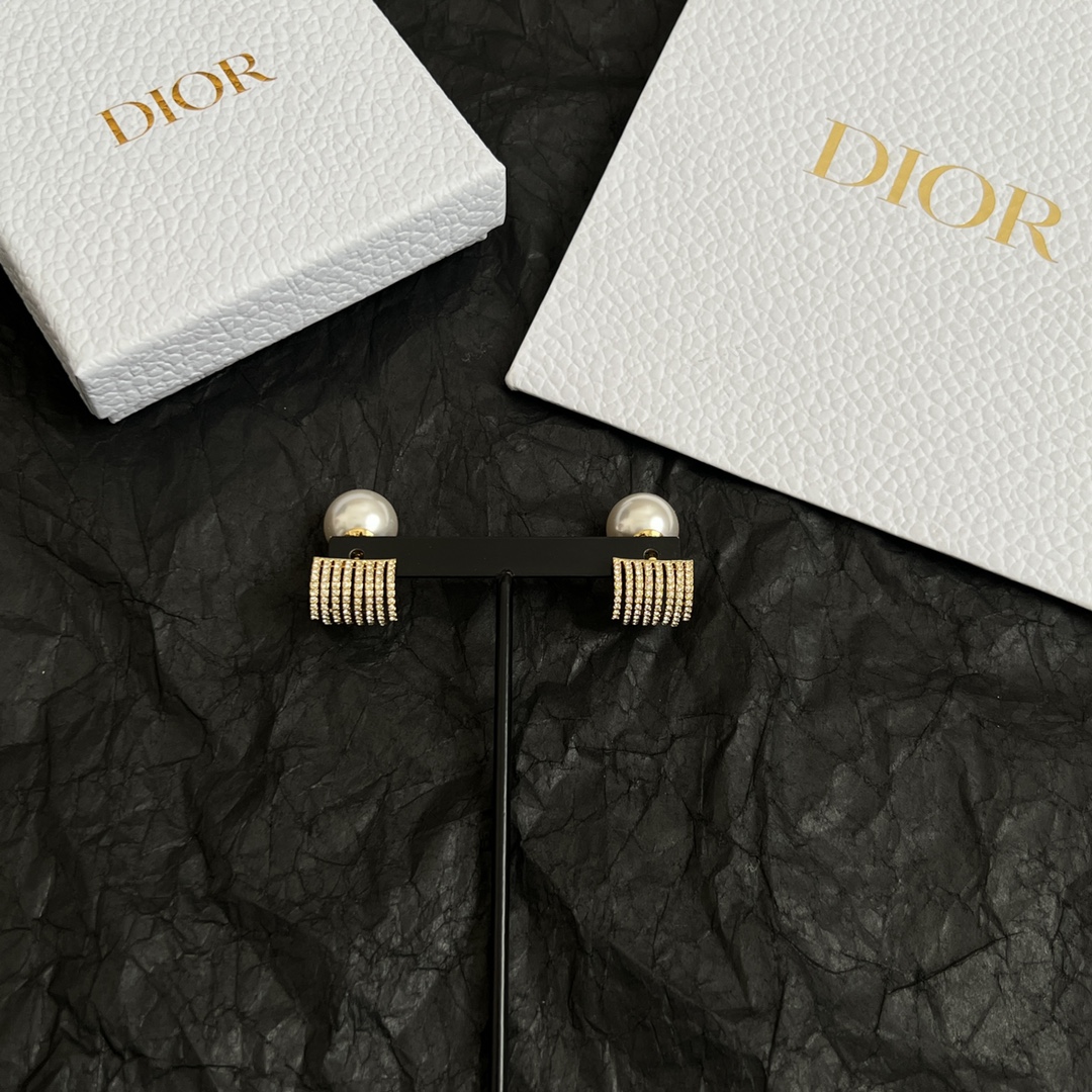Dior迪奥中古耳钉精选原版一致黄铜材质甜美气质高雅