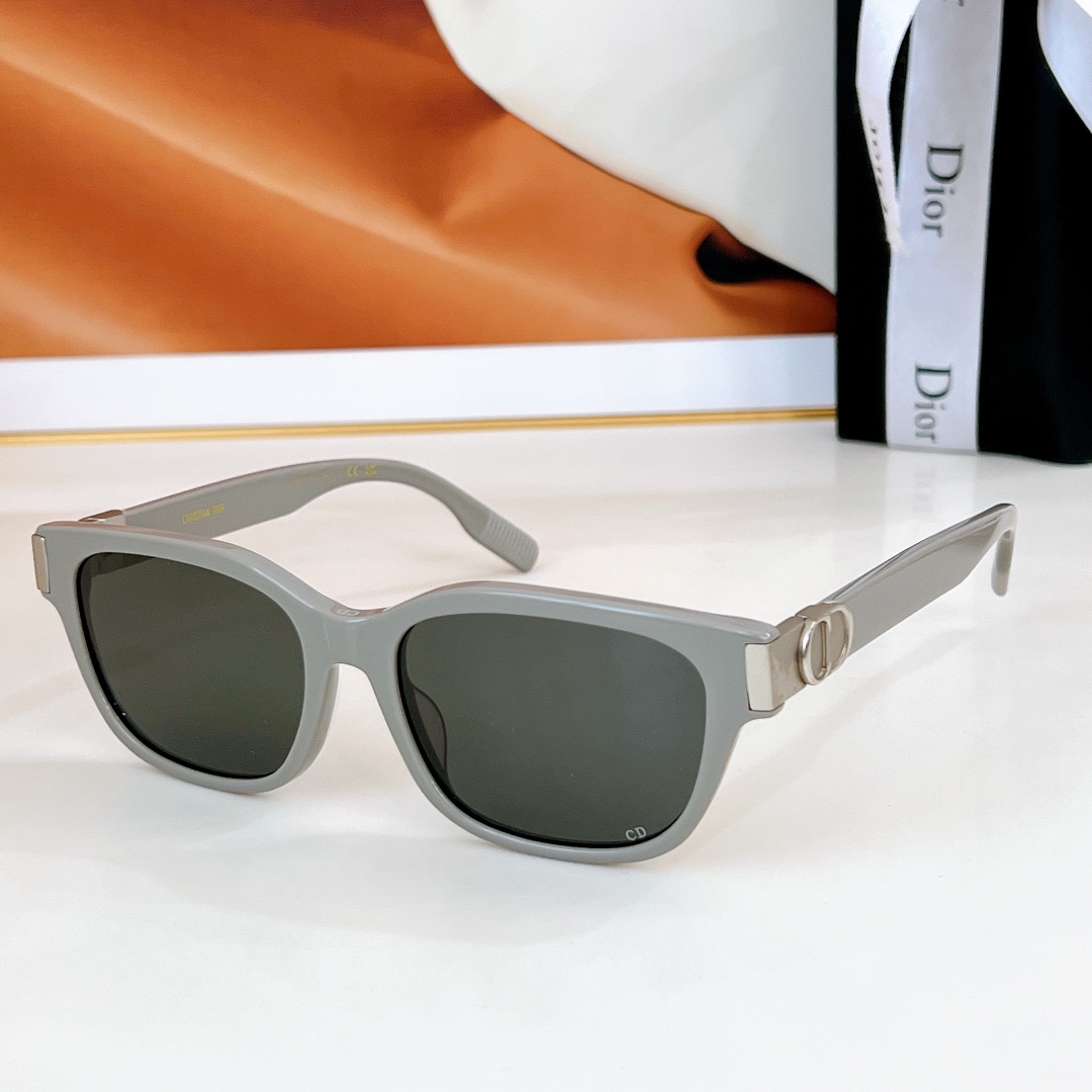 DIORMOD:DIOROBLIQUES1FSIZE:54-18-150