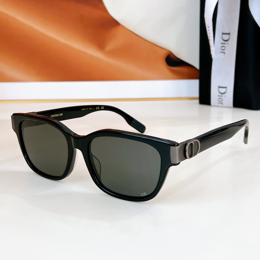 DIORMOD:DIOROBLIQUES1FSIZE:54-18-150