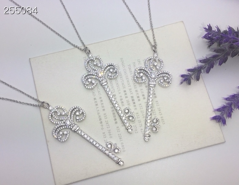 Tiffany & Co. Enchant Heart心形皇冠钥匙项链 欧美同步长款毛衣链 细节赞爆～铺镶水晶绽放独有光彩