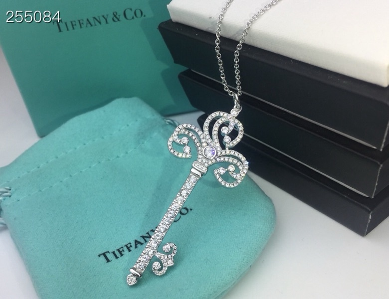 Tiffany & Co. Enchant Heart心形皇冠钥匙项链 欧美同步长款毛衣链 细节赞爆～铺镶水晶绽放独有光彩