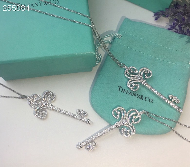 Tiffany & Co. Enchant Heart心形皇冠钥匙项链 欧美同步长款毛衣链 细节赞爆～铺镶水晶绽放独有光彩