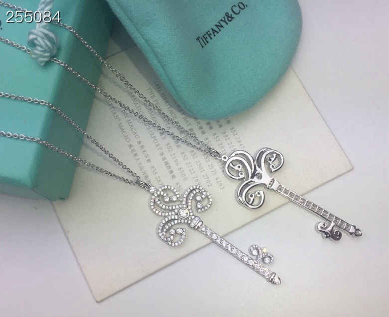 Tiffany & Co. Enchant Heart心形皇冠钥匙项链 欧美同步长款毛衣链 细节赞爆～铺镶水晶绽放独有光彩