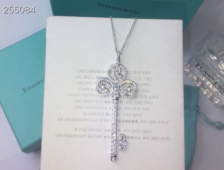 Tiffany & Co. Enchant Heart心形皇冠钥匙项链 欧美同步长款毛衣链 细节赞爆～铺镶水晶绽放独有光彩